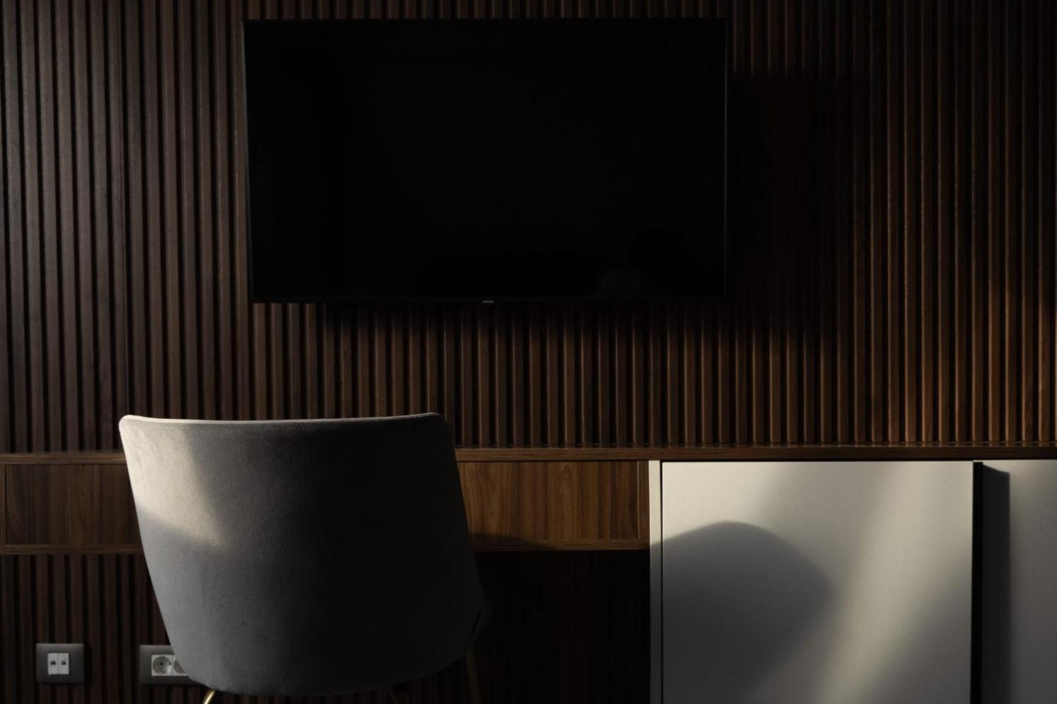 Standard Suite - Photo 5