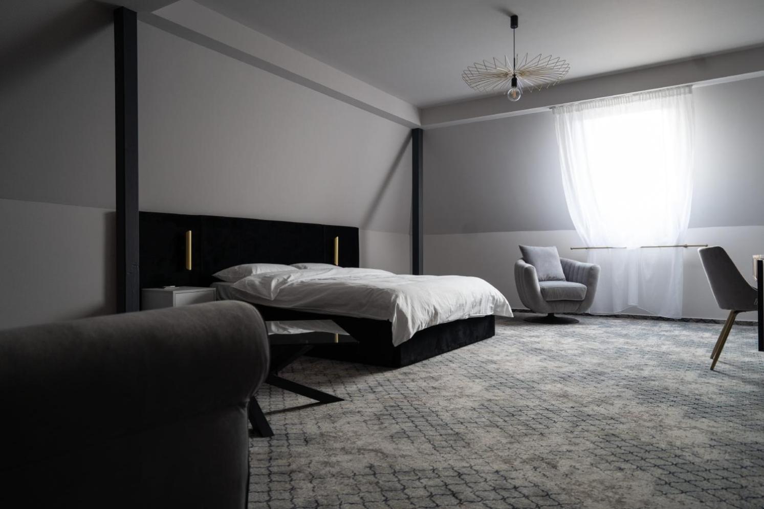 Standard Suite - Photo 6