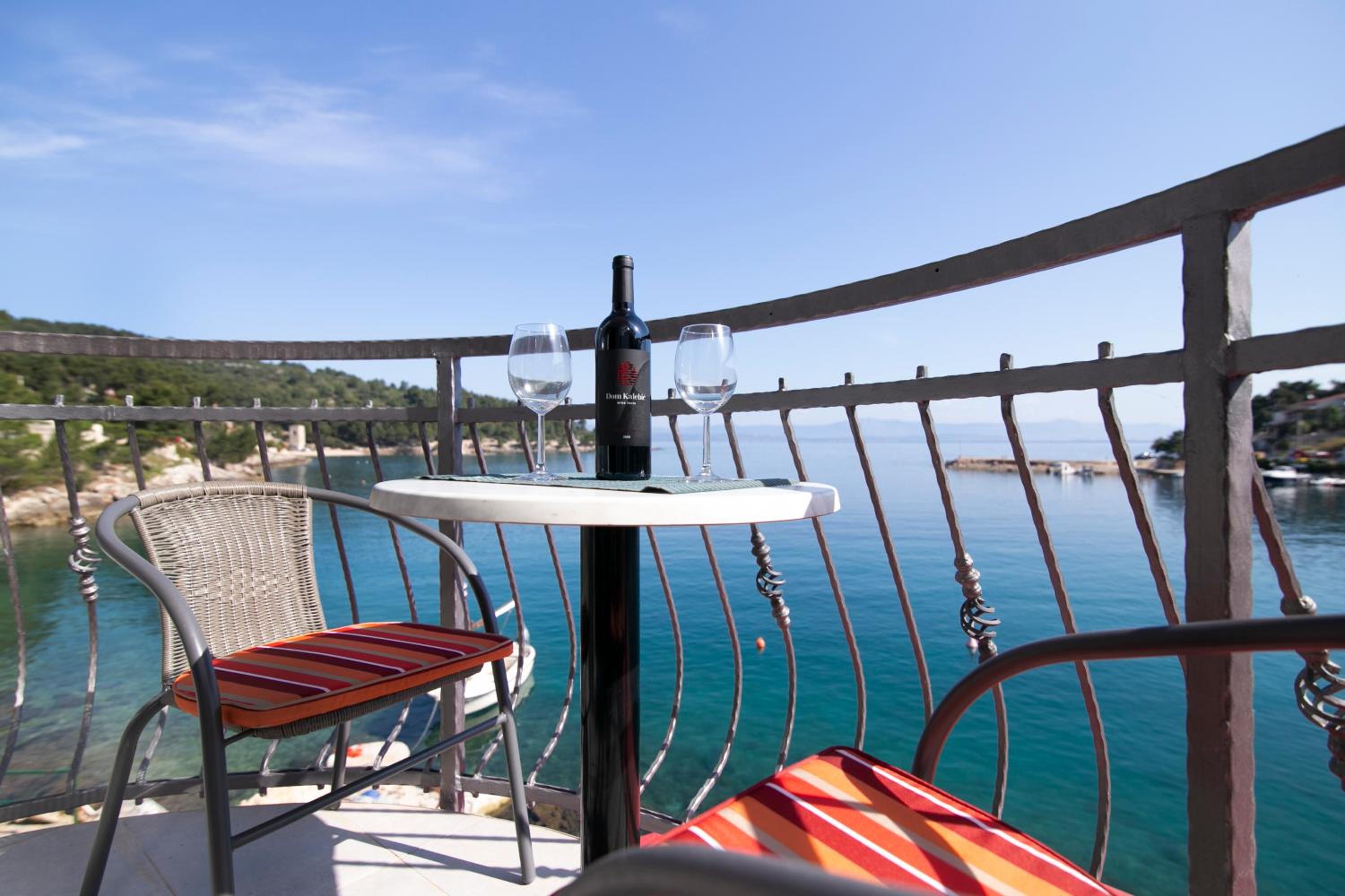 Deluxe Triple Room with Sea View - Photo 2