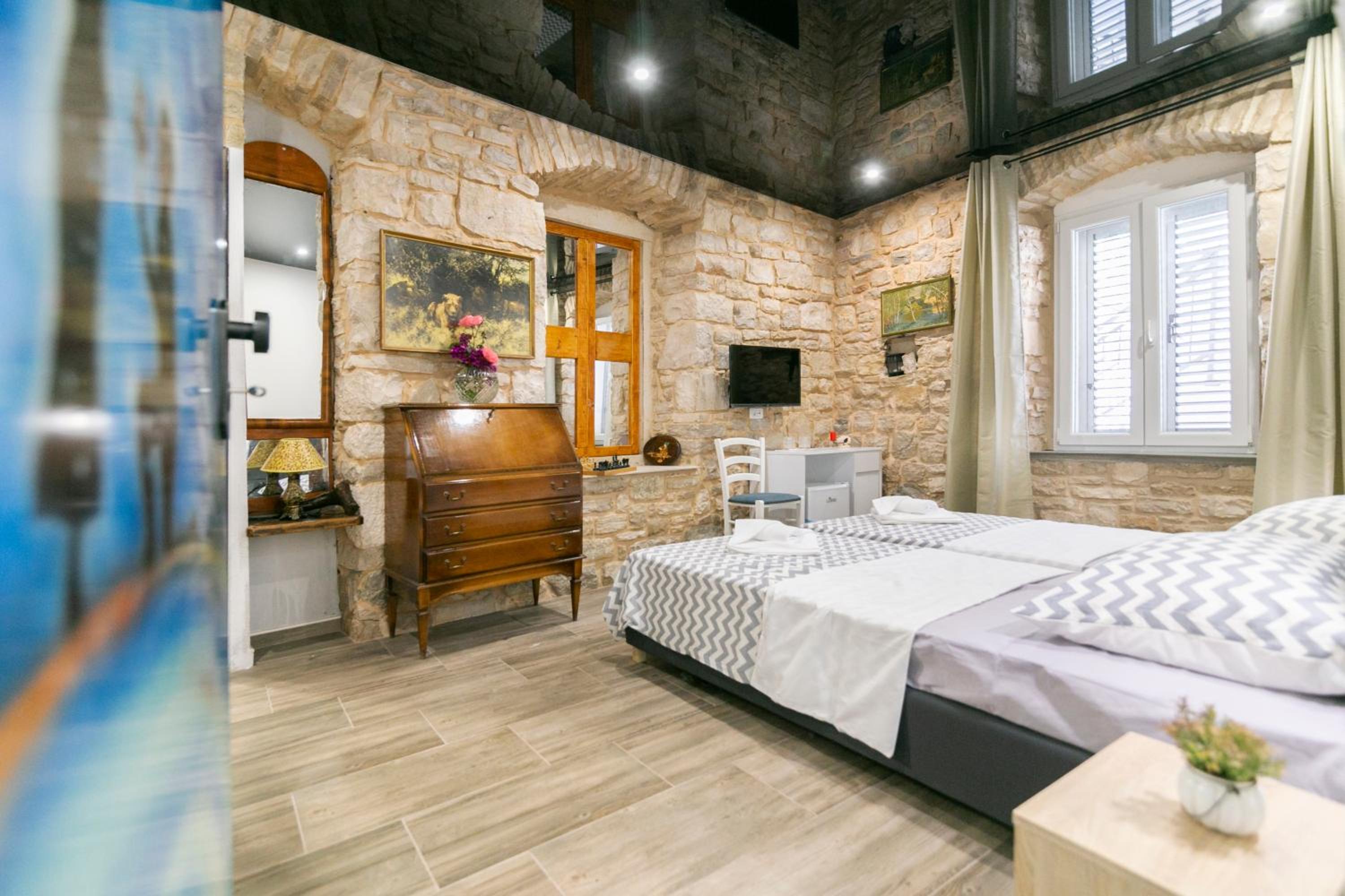 Deluxe Double or Twin Room with Garden View - Photo 7