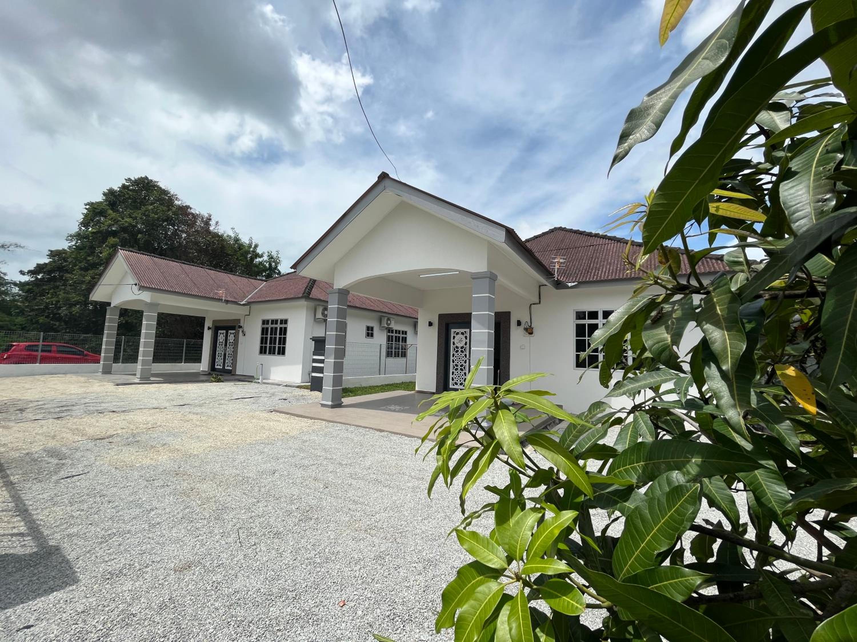 Three-Bedroom Villa photo 1