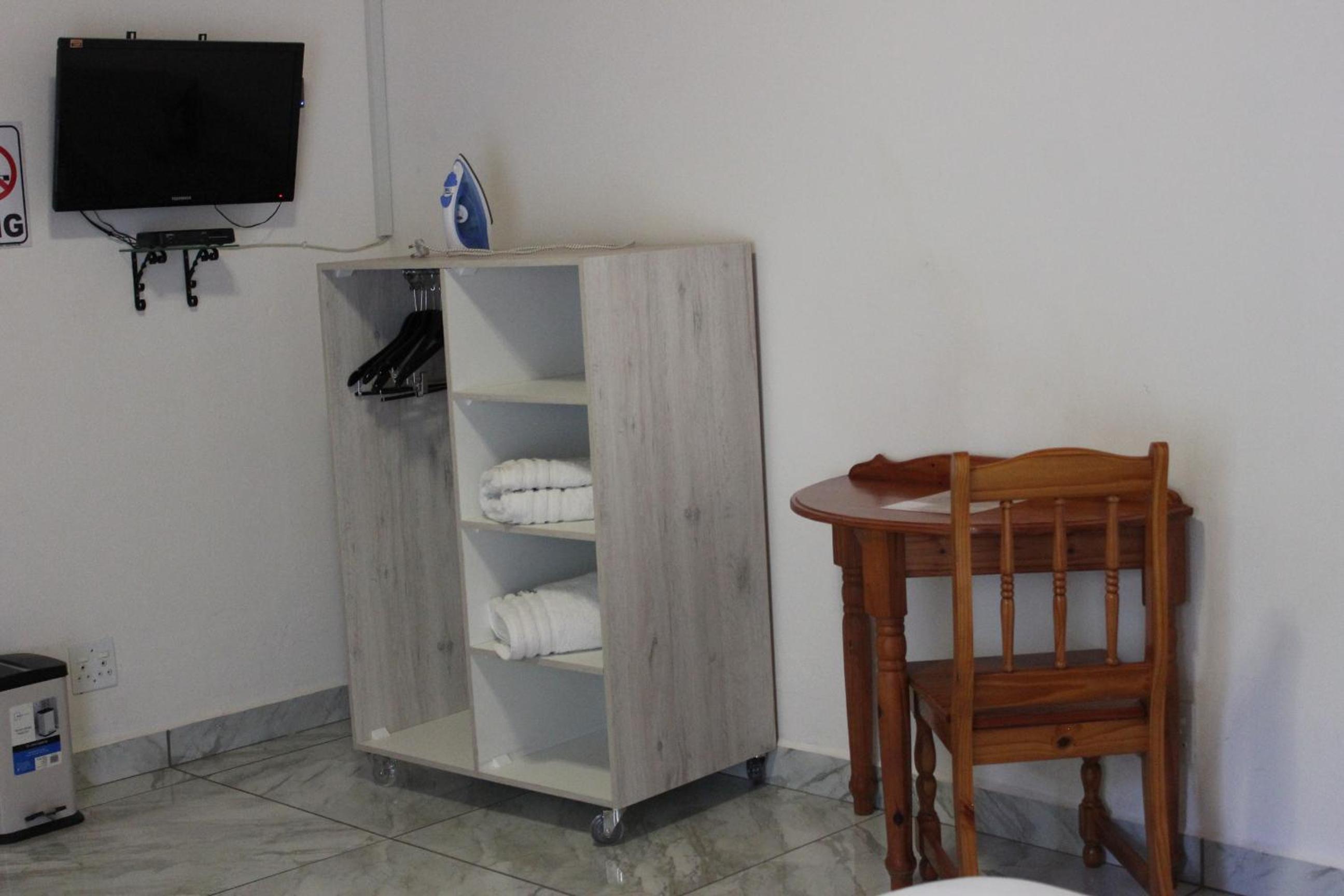 Double Room with Private Bathroom photo 1