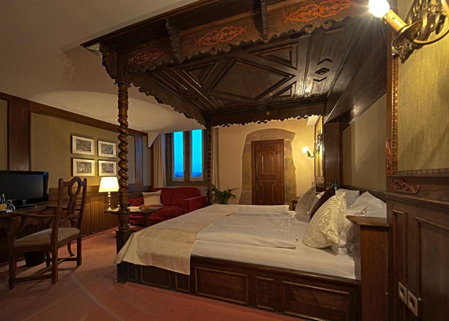 Dreibettzimmer im historischen Teil photo 2