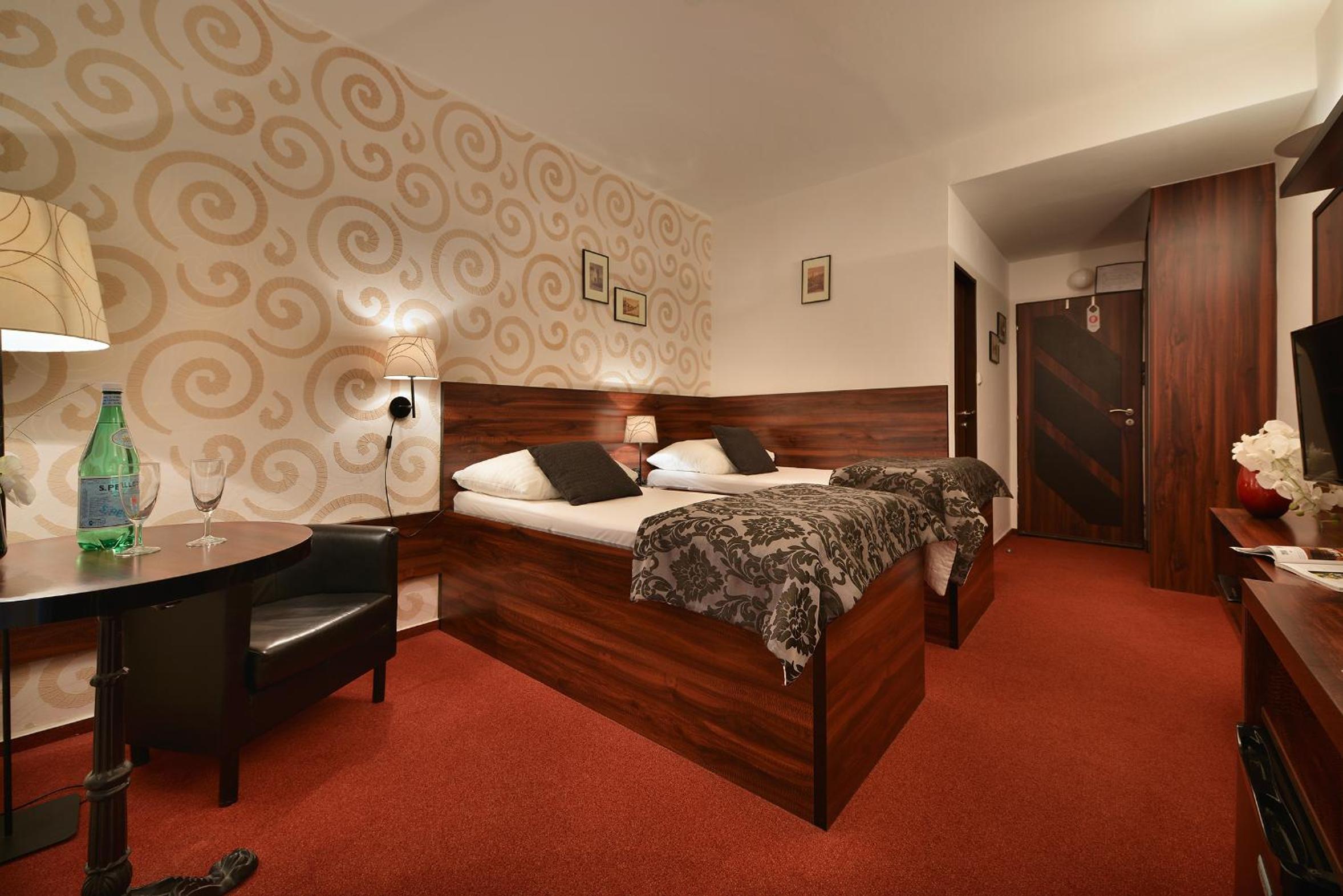 Double or Twin Room with Balcony photo 3