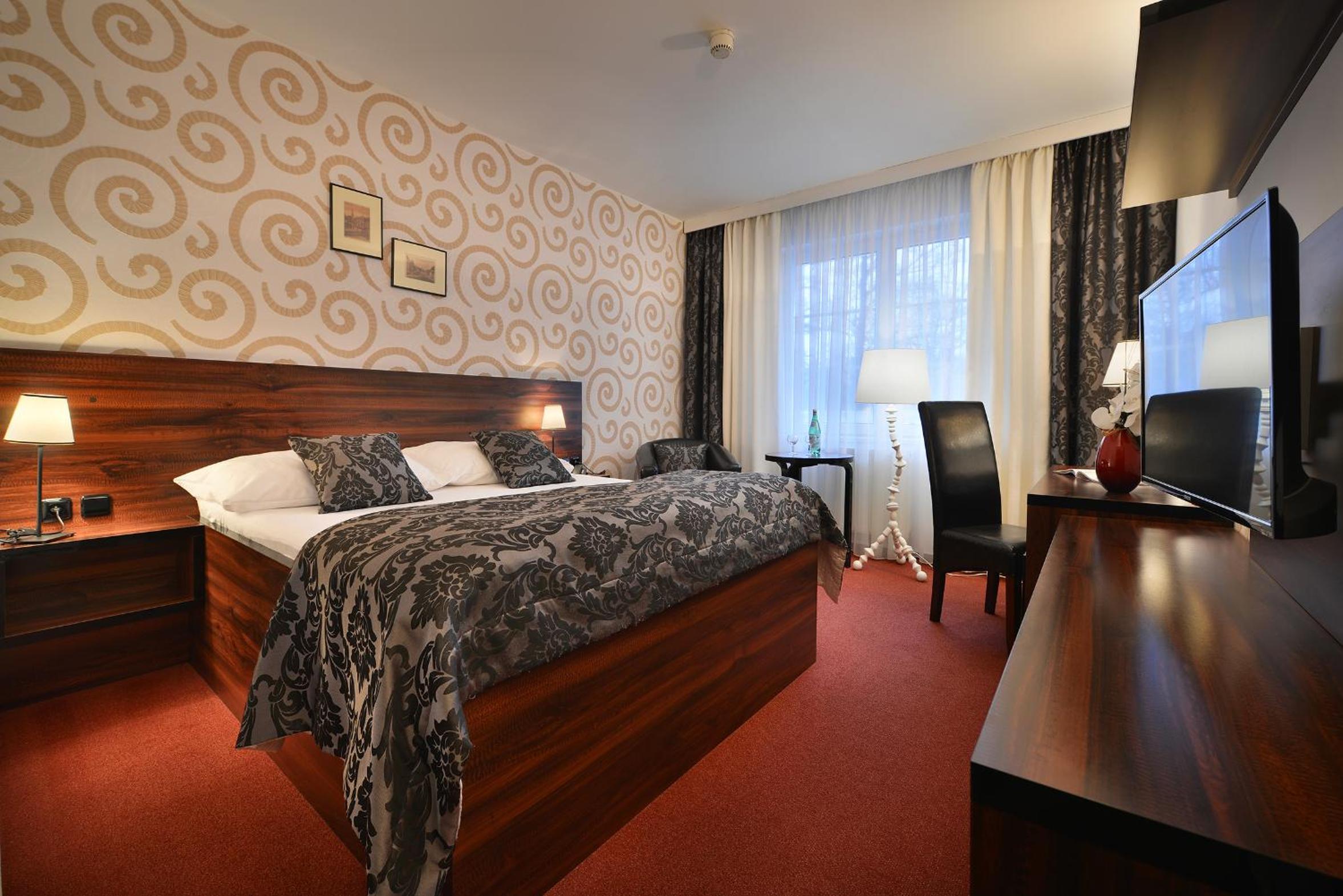 Double or Twin Room photo 3