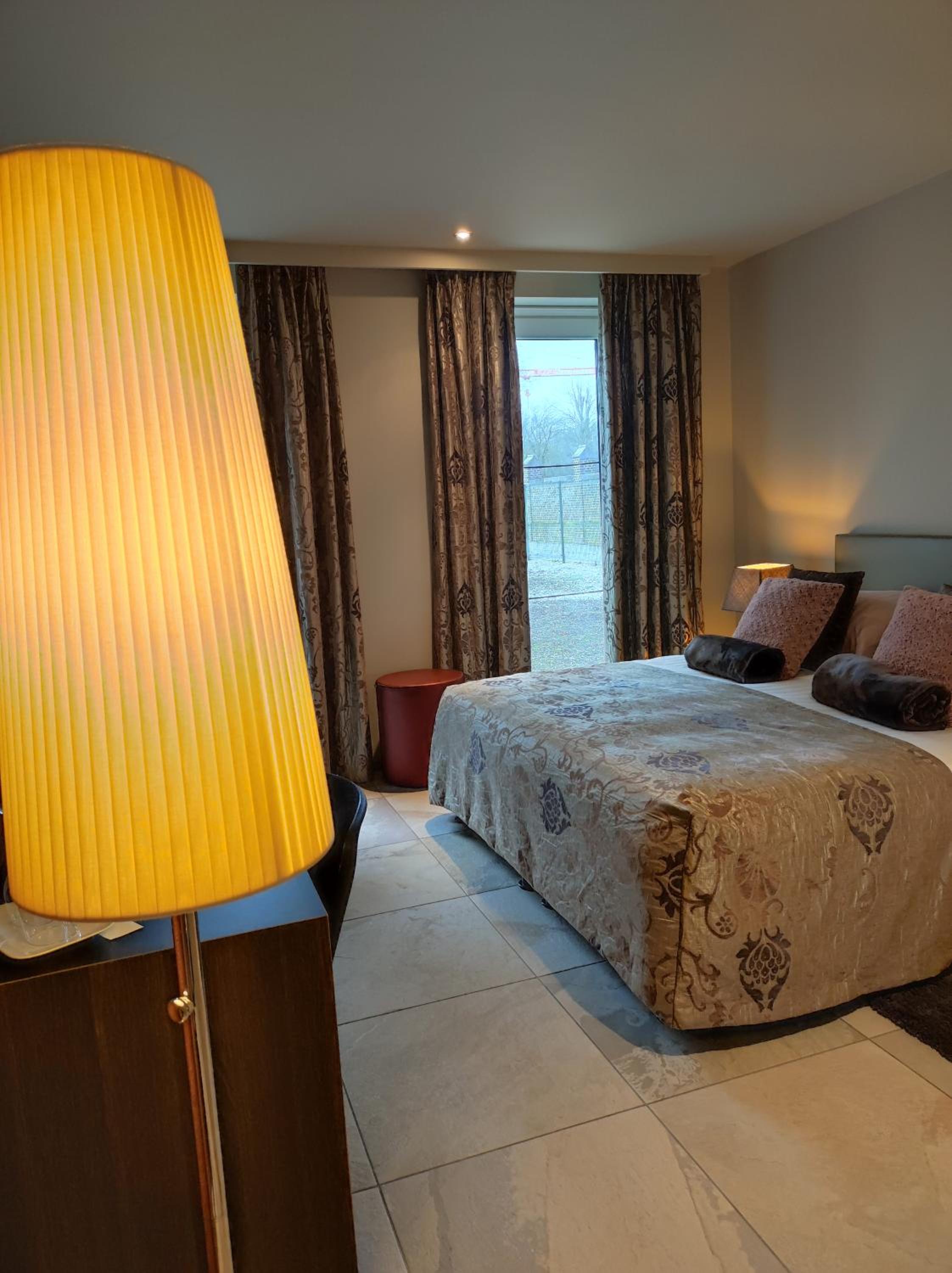 Deluxe King Room photo 3