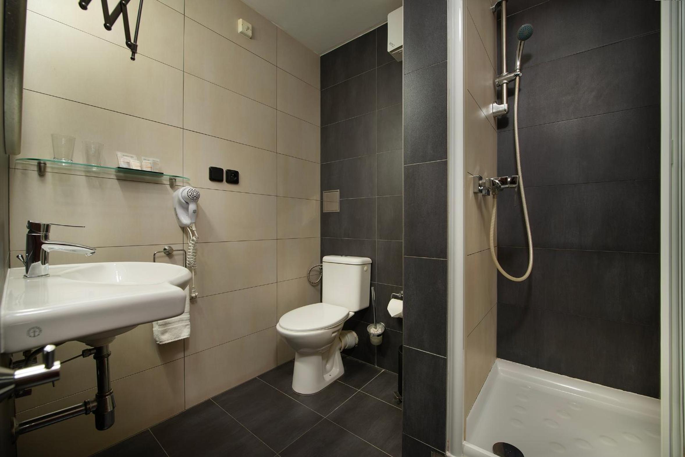 Comfort Triple Room photo 3