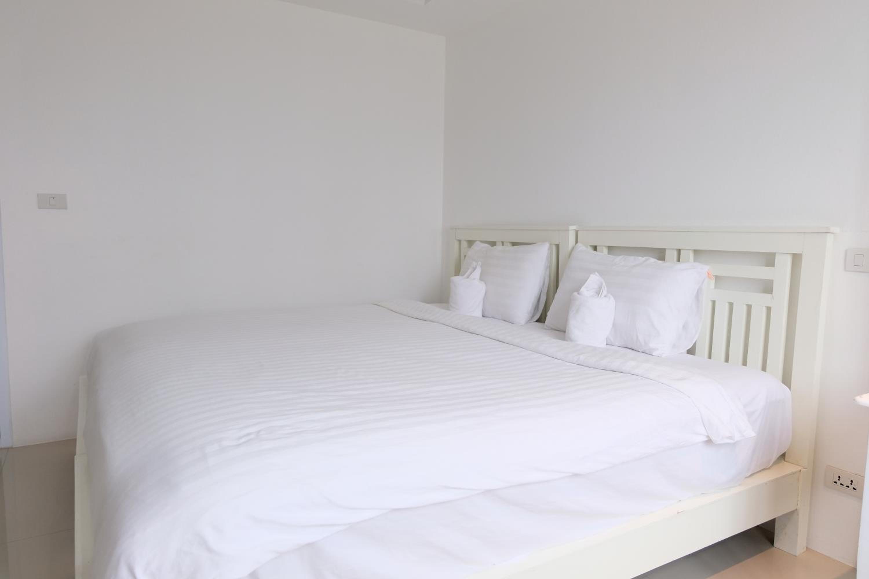 Deluxe King Room photo 2