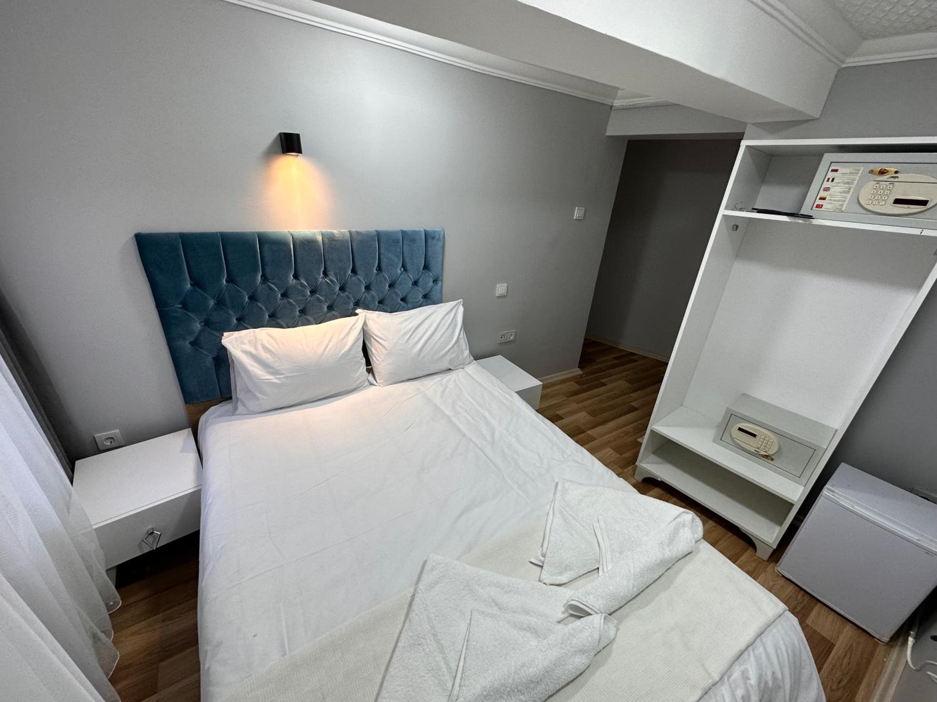 Double Room with Private Bathroom photo 3