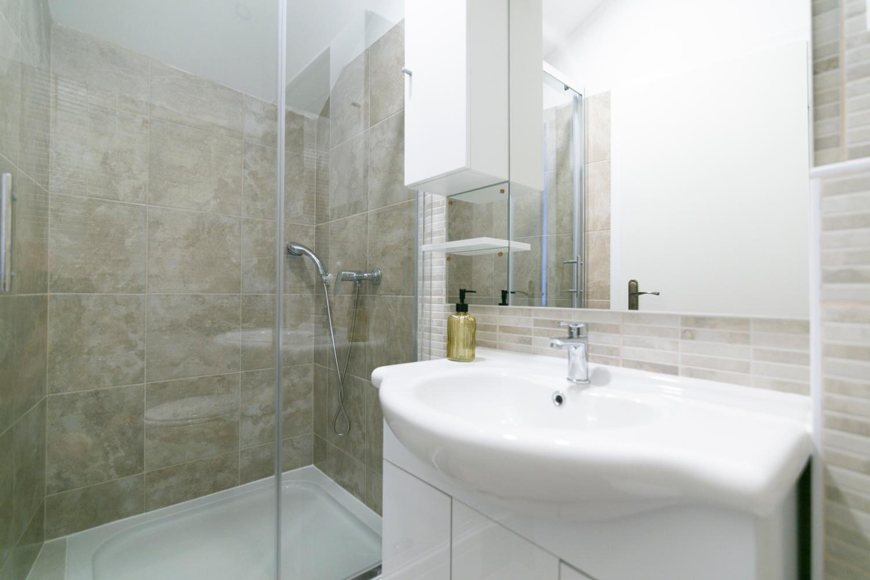Standard Triple Room with Sea View - Photo 3