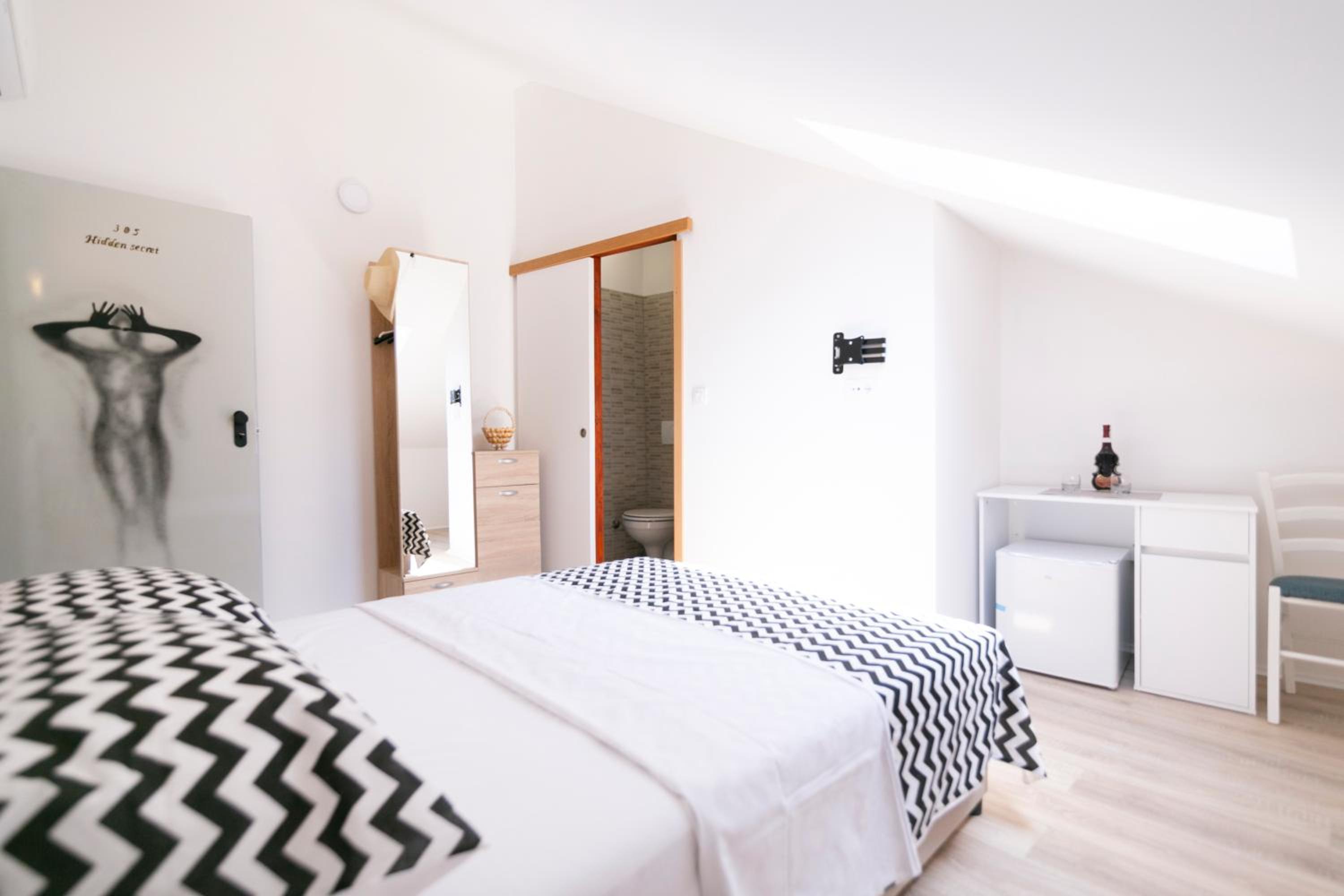 Deluxe Double or Twin Room with Garden View - Photo 17