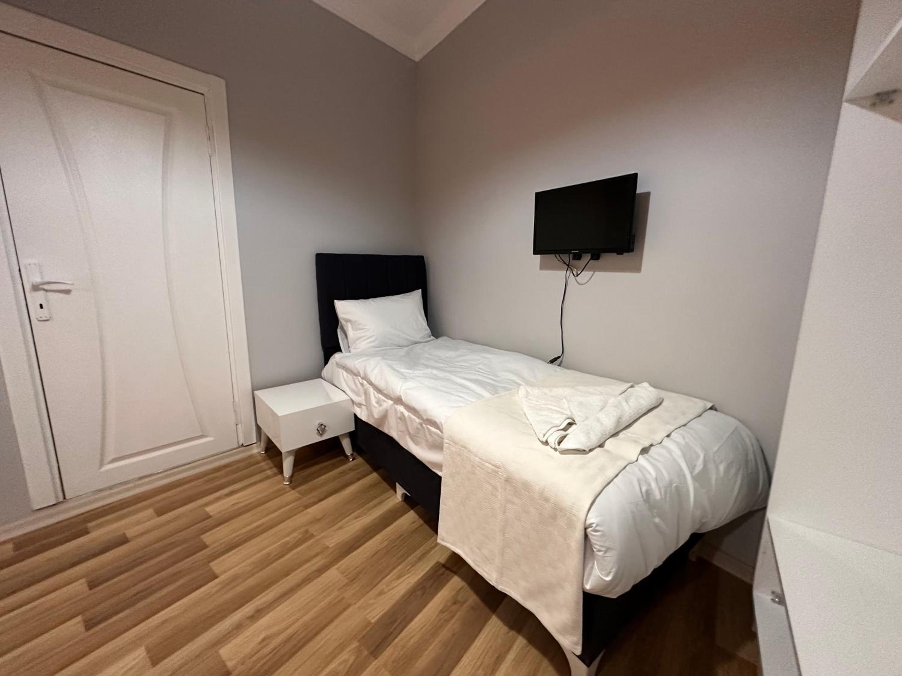 Triple Room with Private Bathroom photo 1