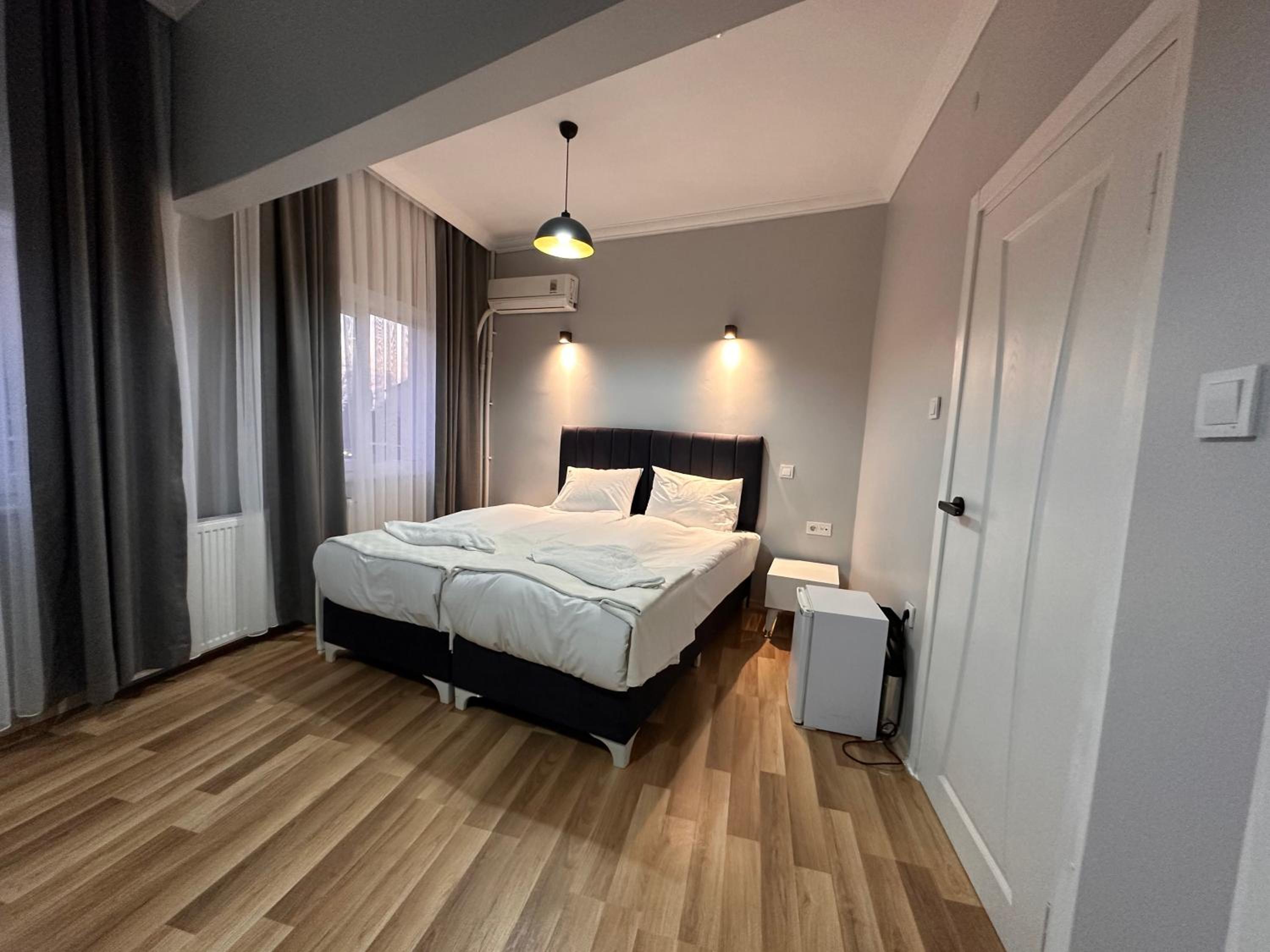 Triple Room with Private Bathroom photo 2