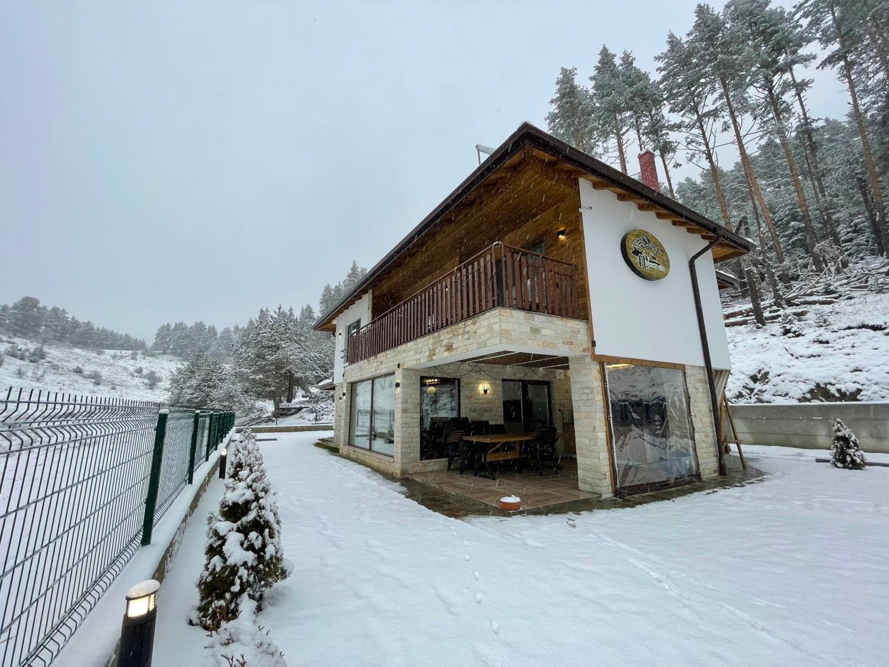 Villa photo 3