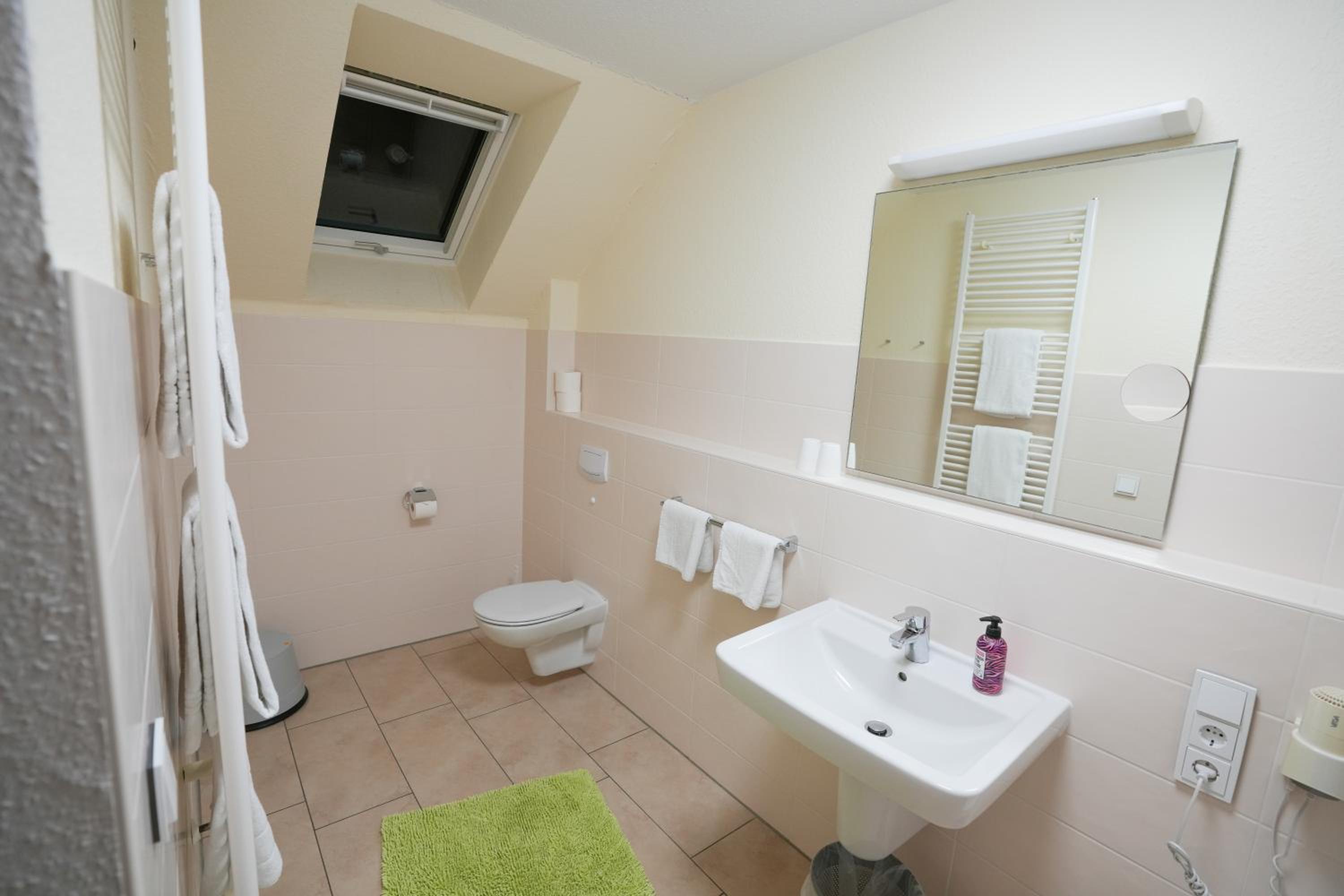 Single Room photo 3
