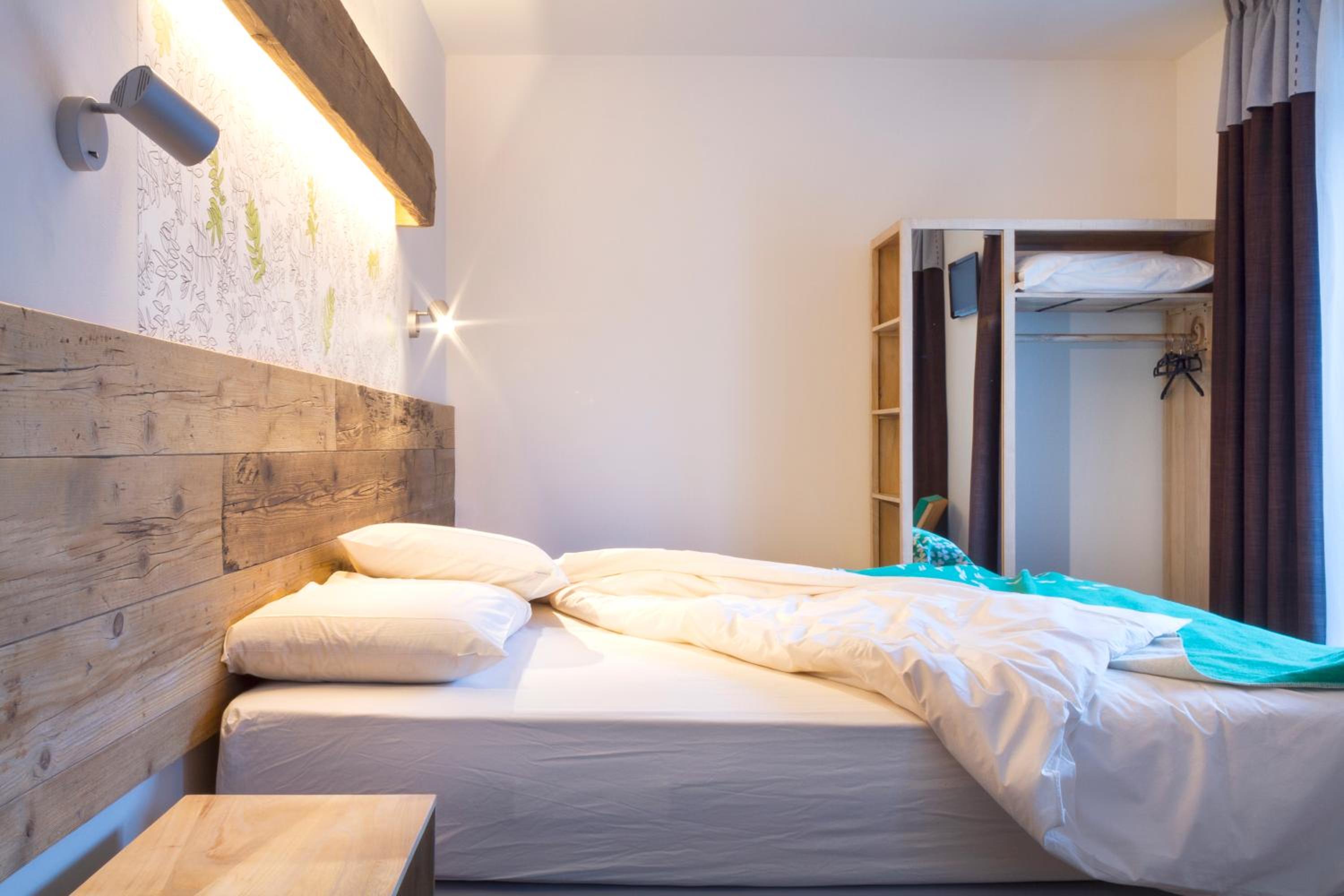 Double or Twin Room with Balcony photo 3
