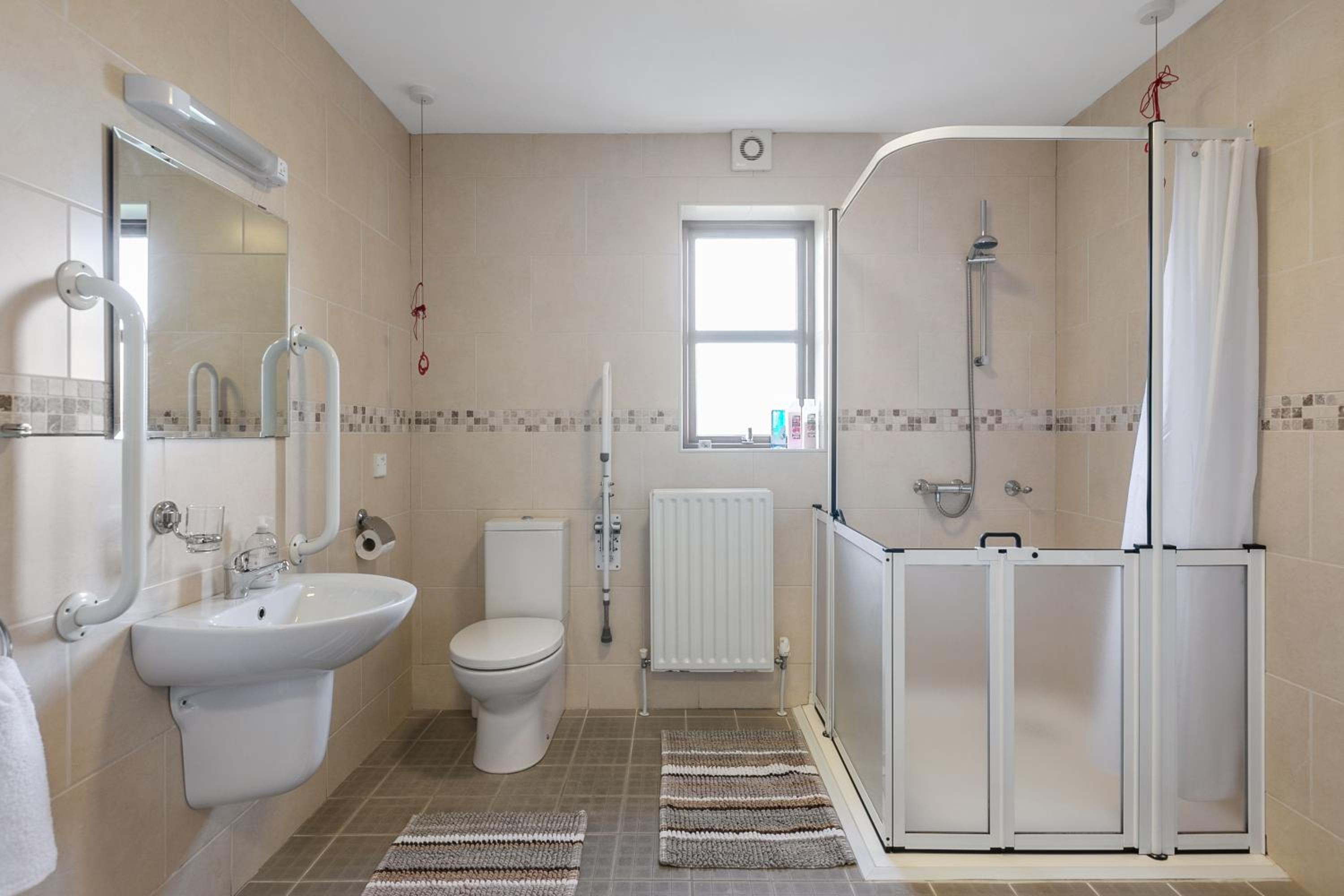 Double Room - Disability Access - Photo 4