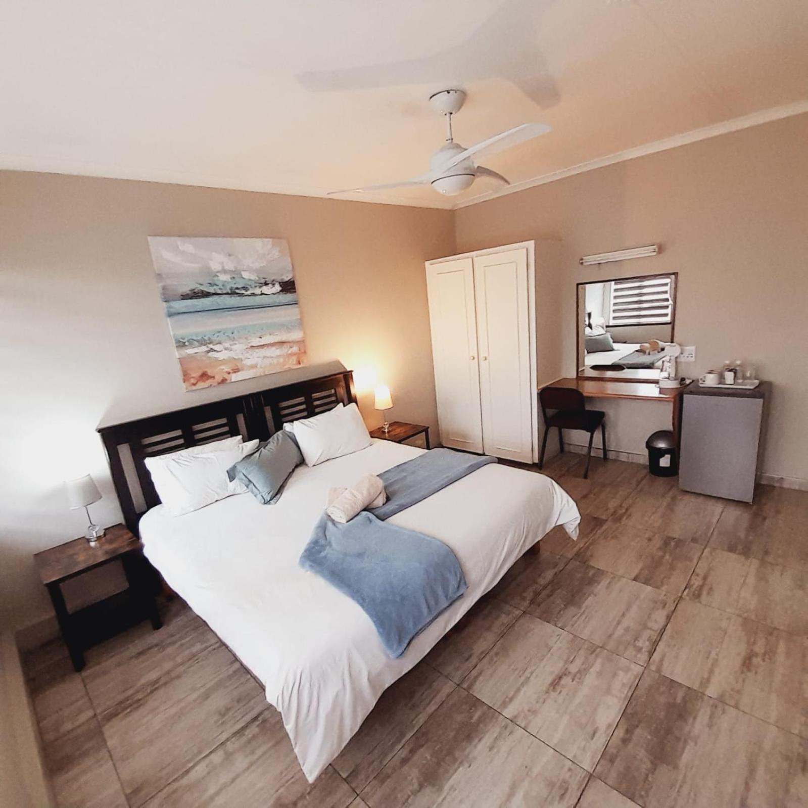 Comfort King Room - Photo 2