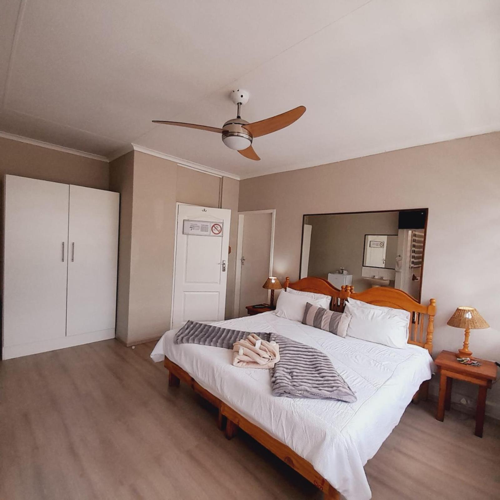 Comfort King Room - Photo 4