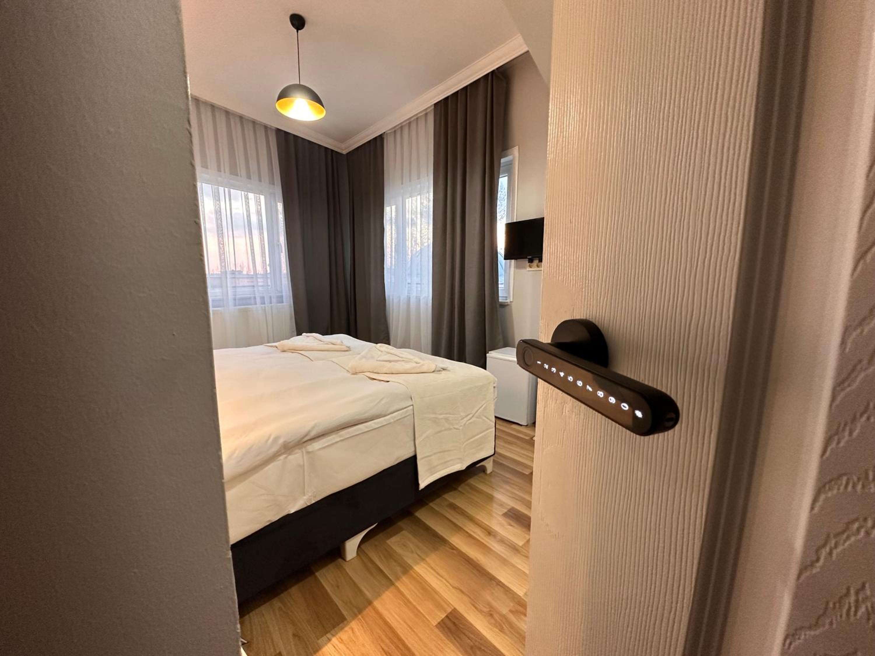 Double or Twin Room with Private Bathroom photo 1