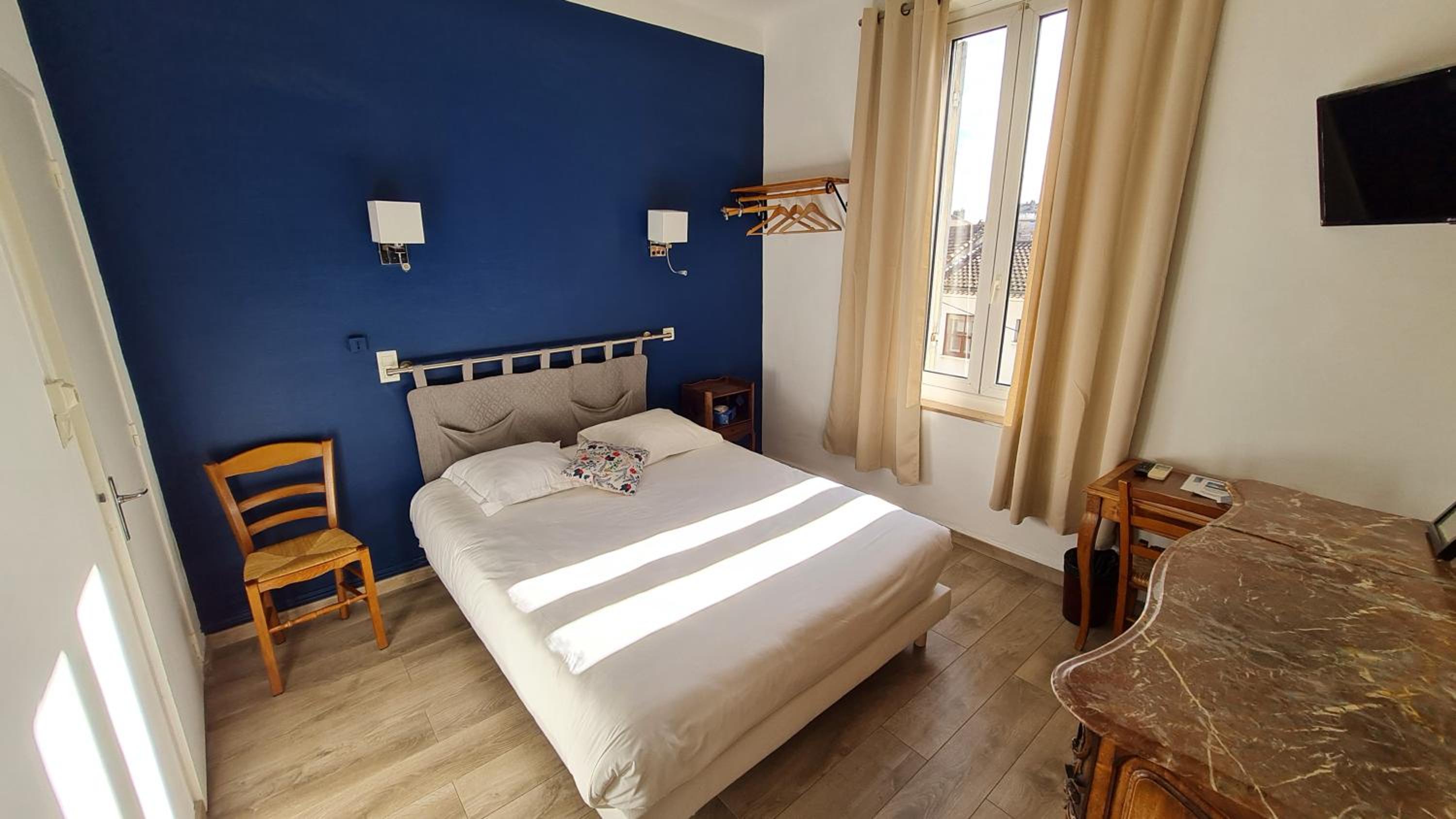 Superior Double Room With Bath photo 2