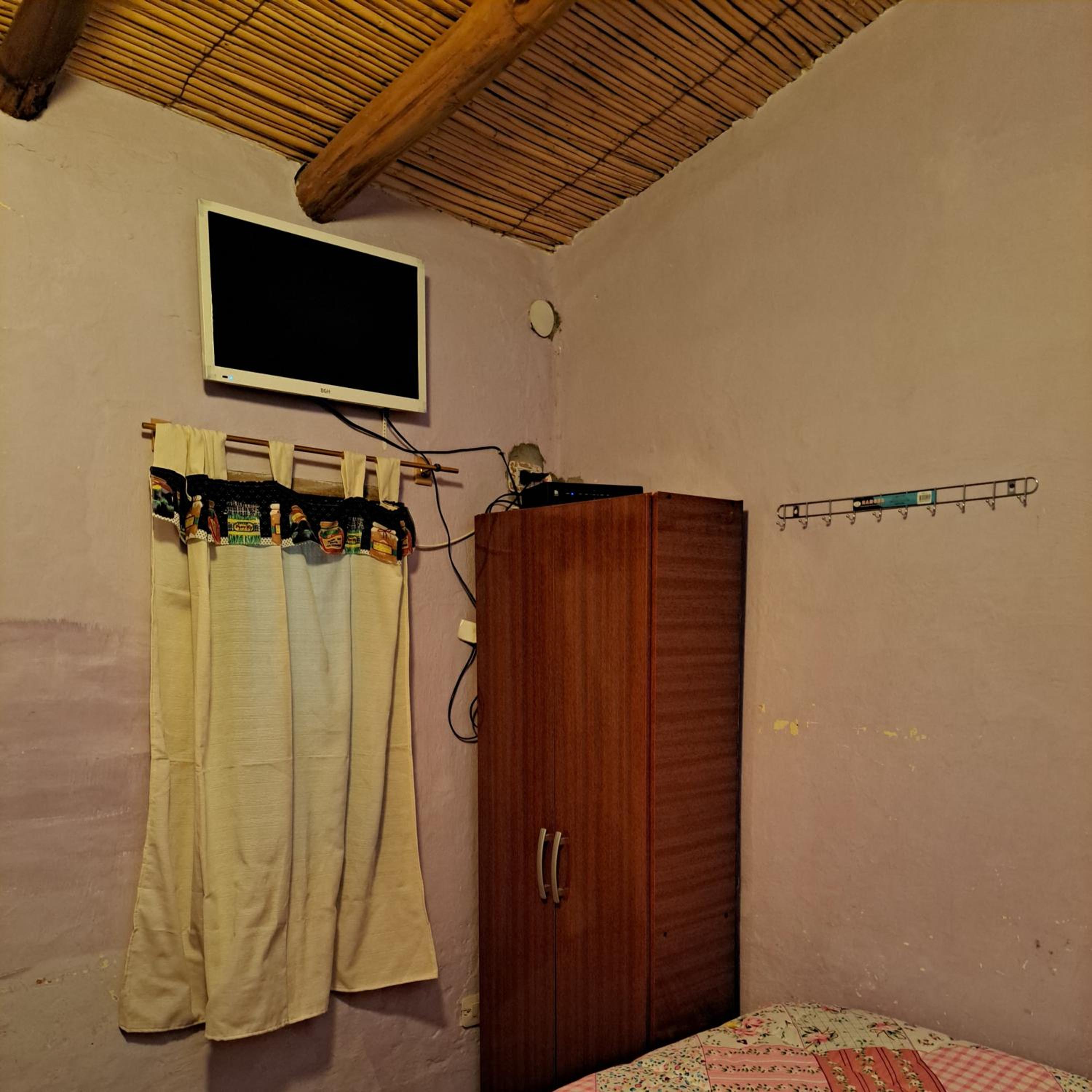 Quadruple Room with Private Bathroom photo 2