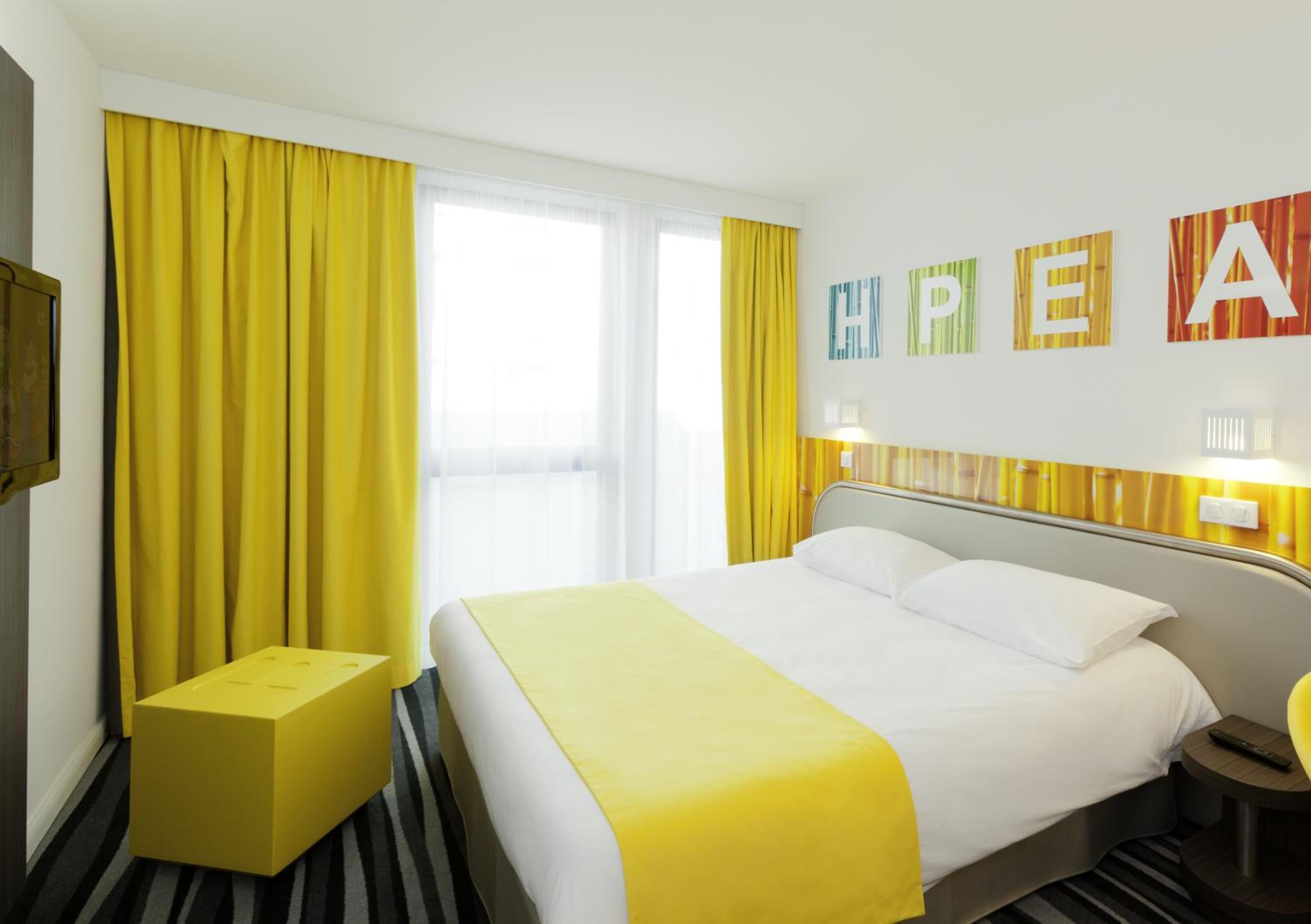 Double Room with One Single Bed