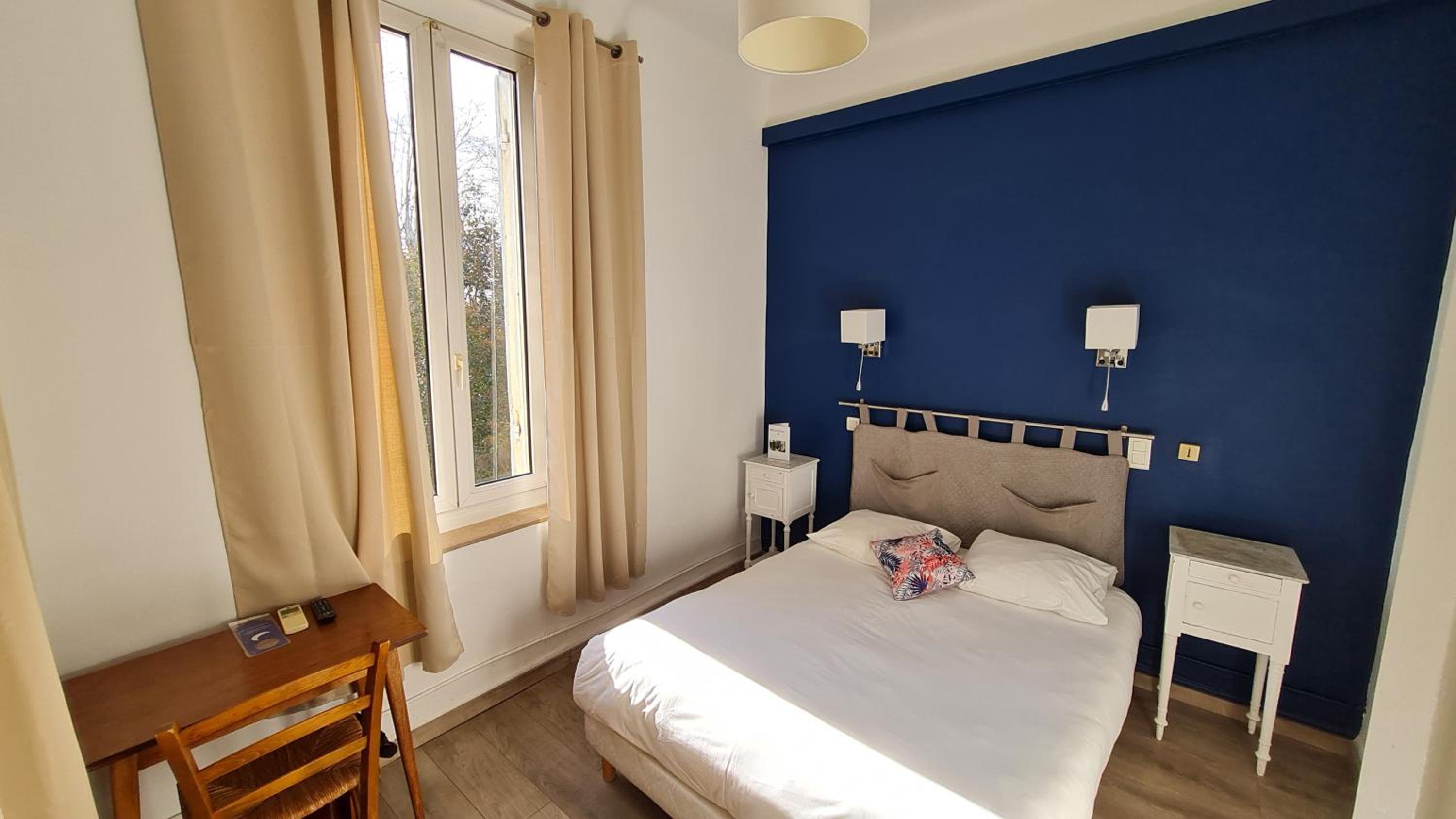 Double Room with Shower photo 3