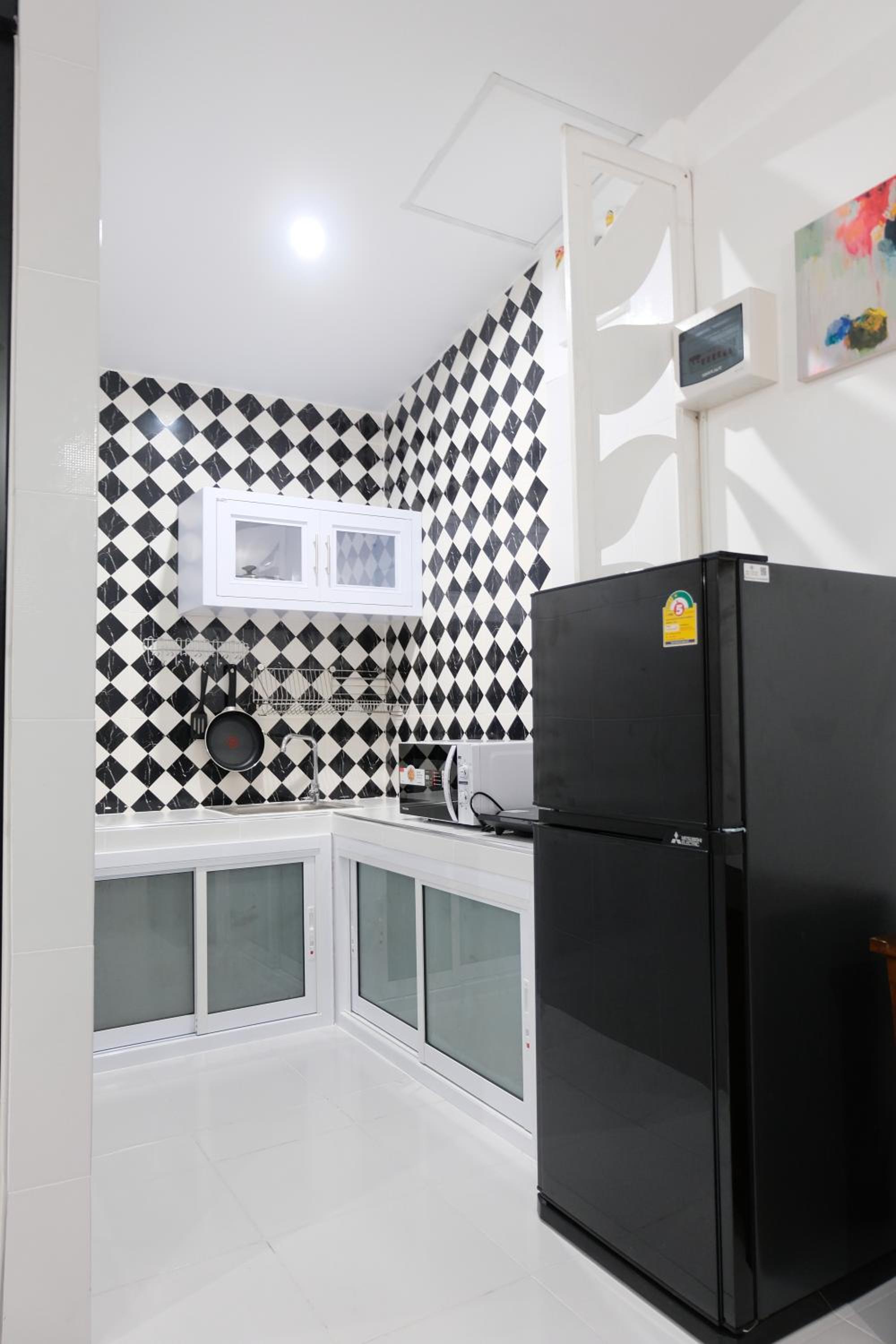 Deluxe Double Room with Balcony - Photo 16