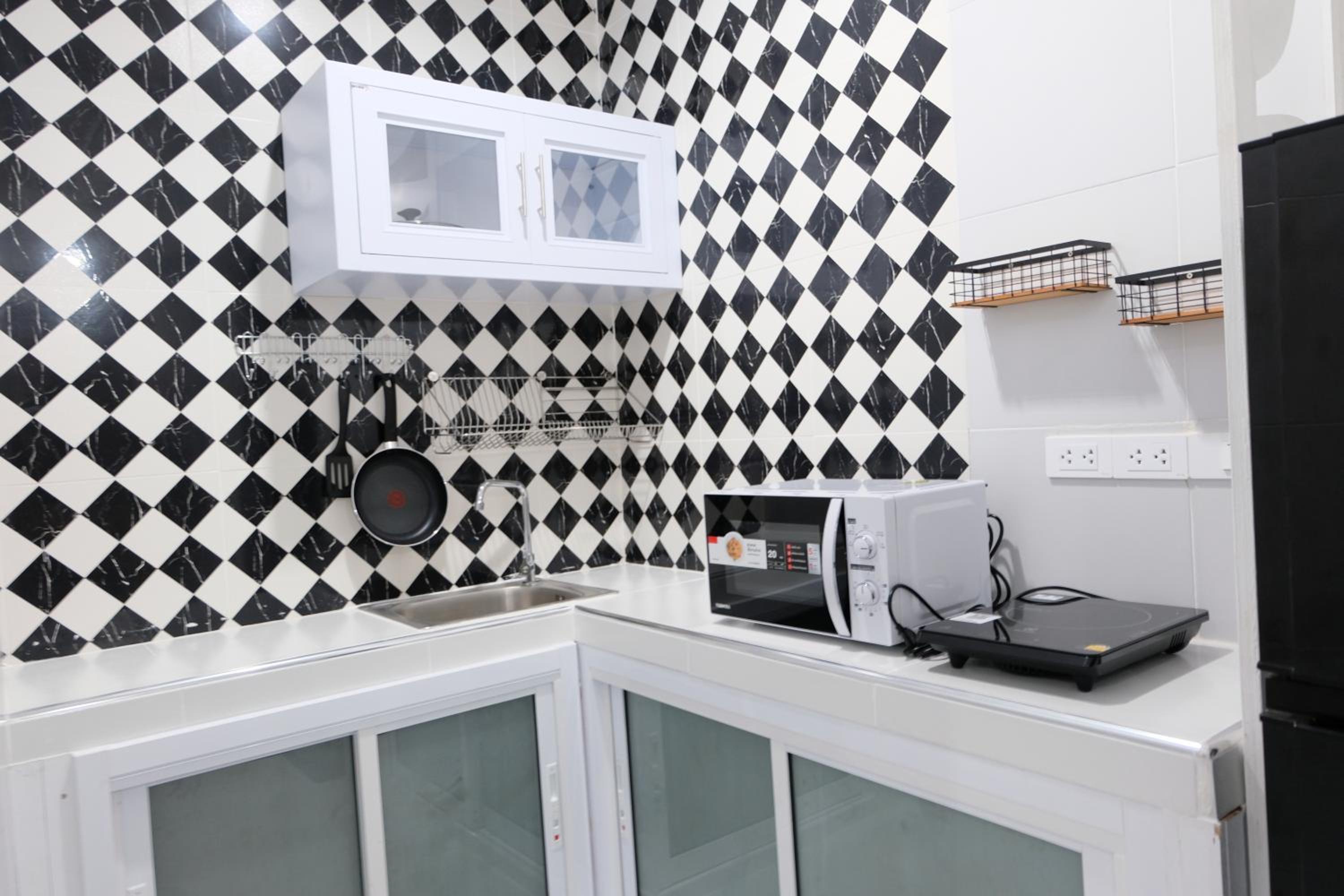 Deluxe Double Room with Balcony - Photo 24