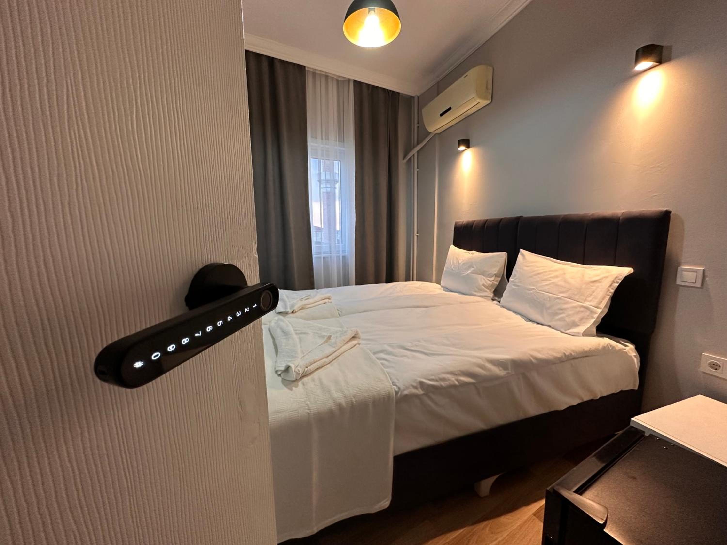 Triple Room with Bathroom photo 1