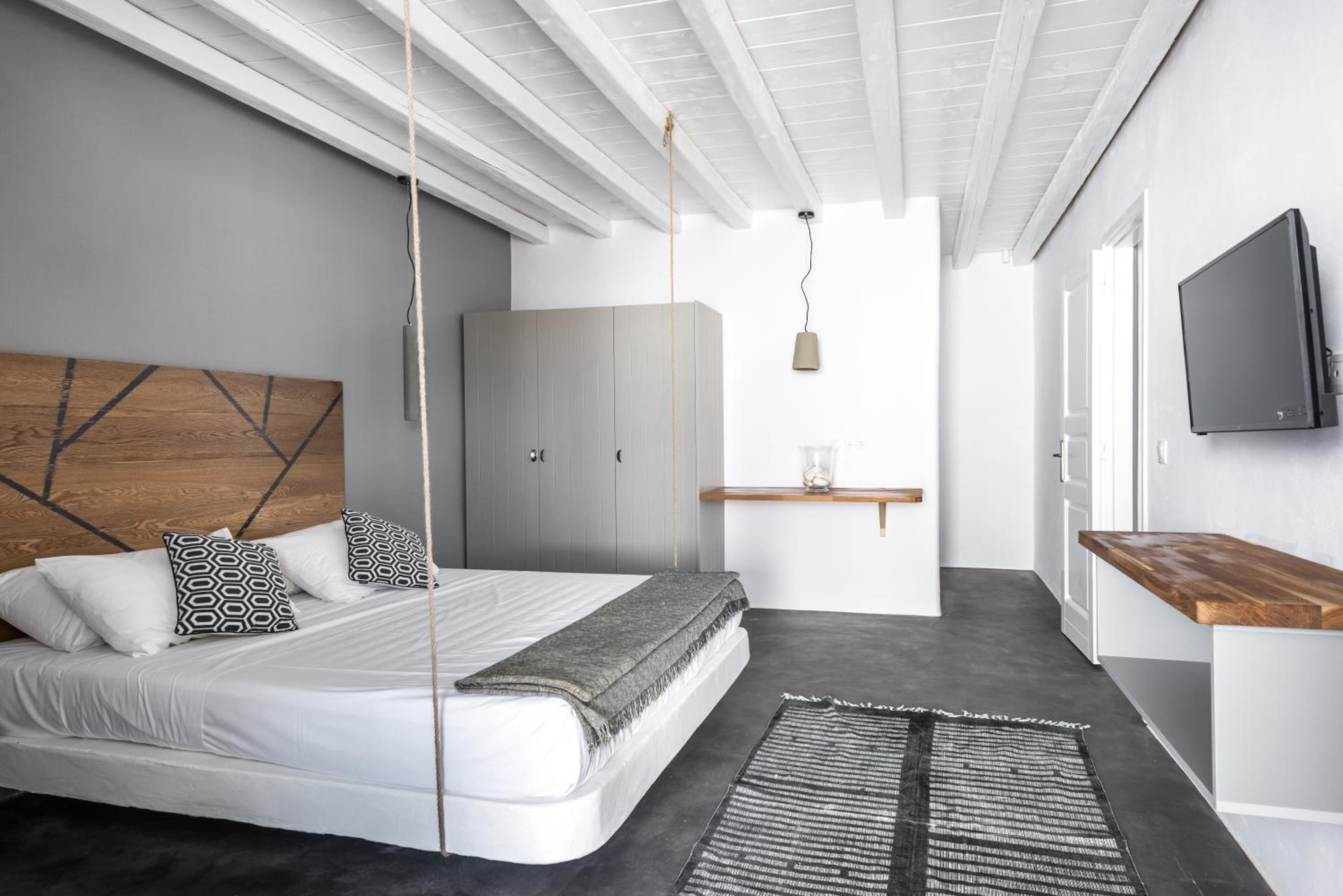 Deluxe Two-Bedroom Apartment with Garden View photo 3