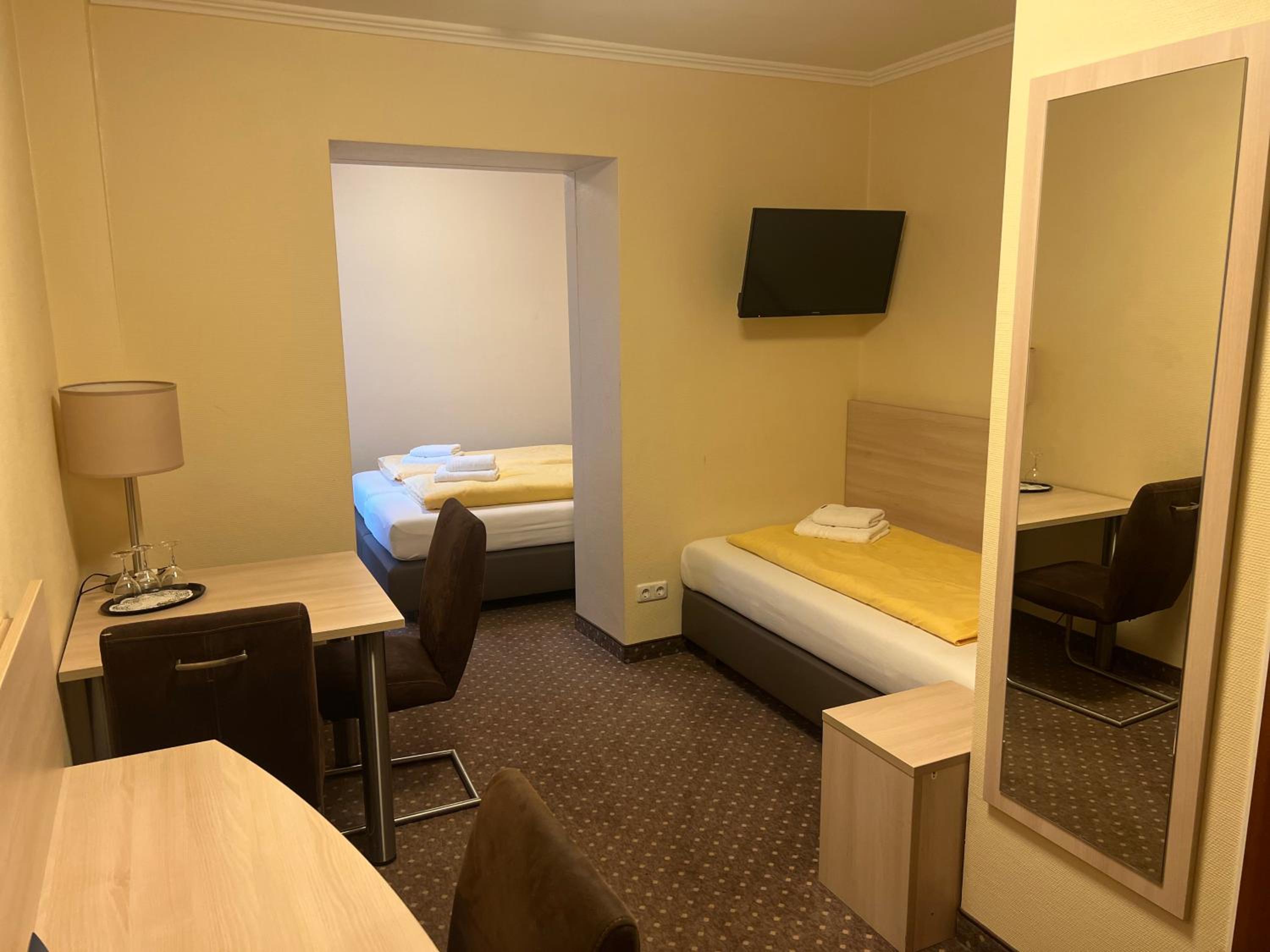Basic Triple Room