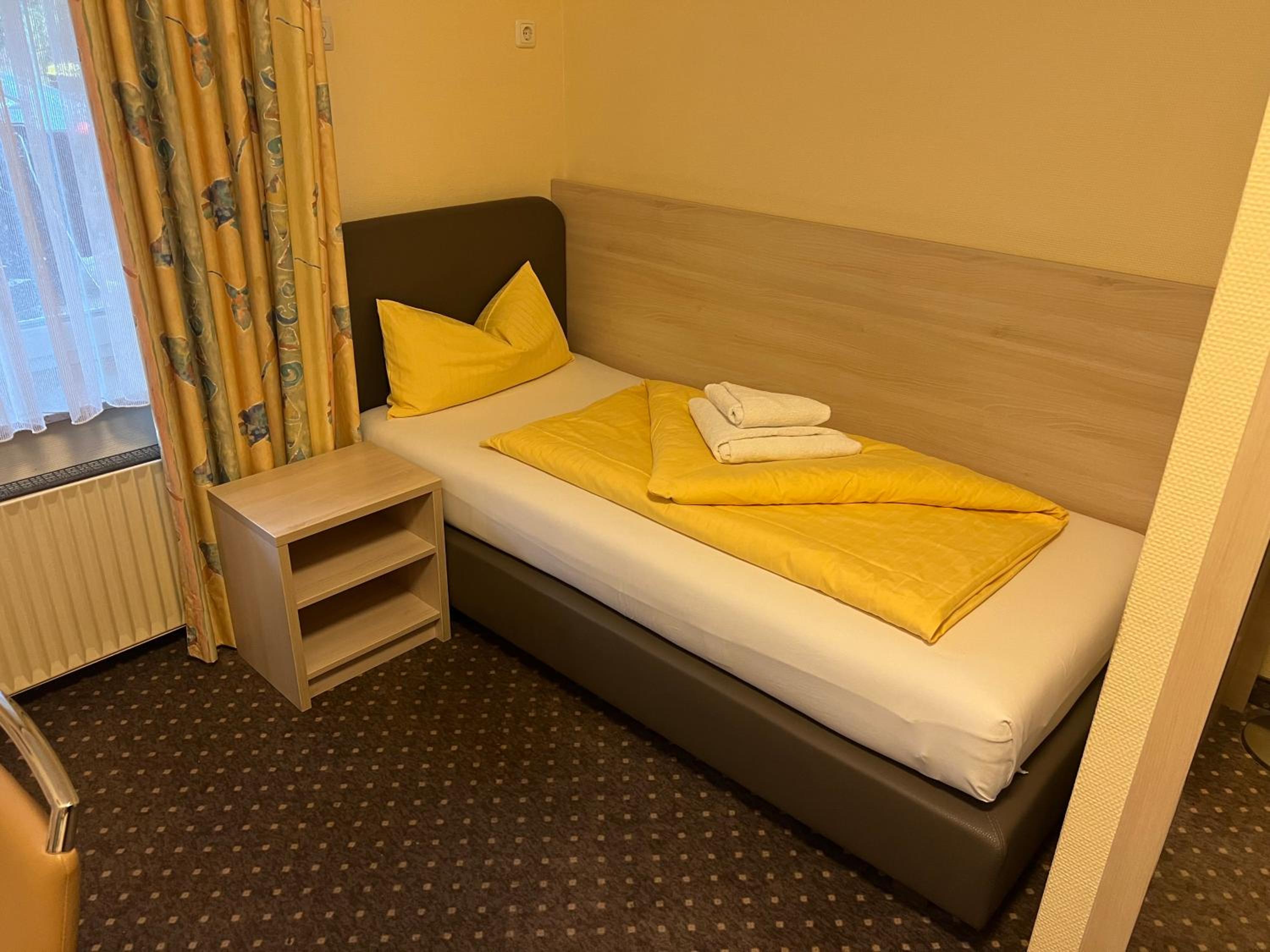 Deluxe Single Room