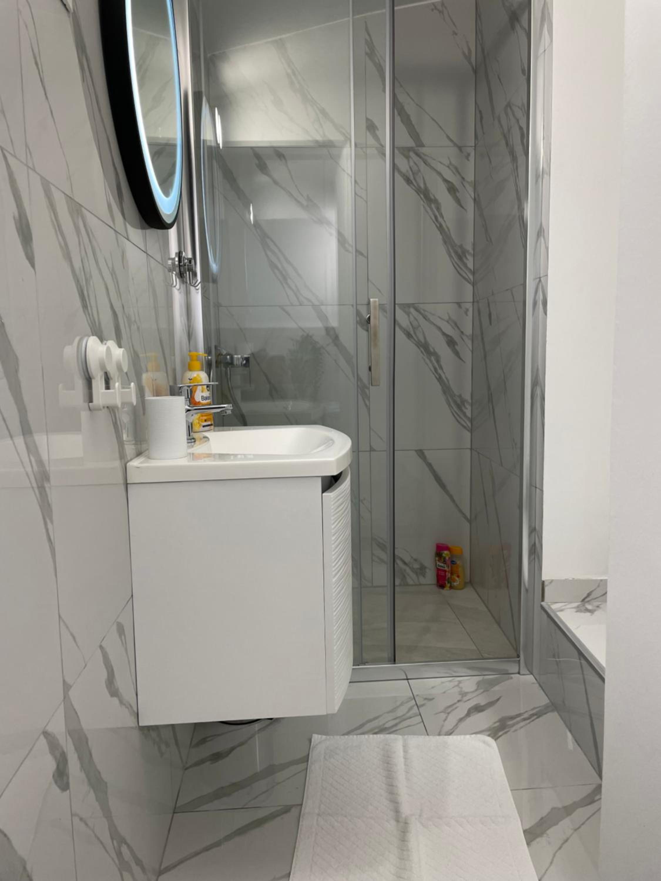 One-Bedroom Apartment - Photo 17