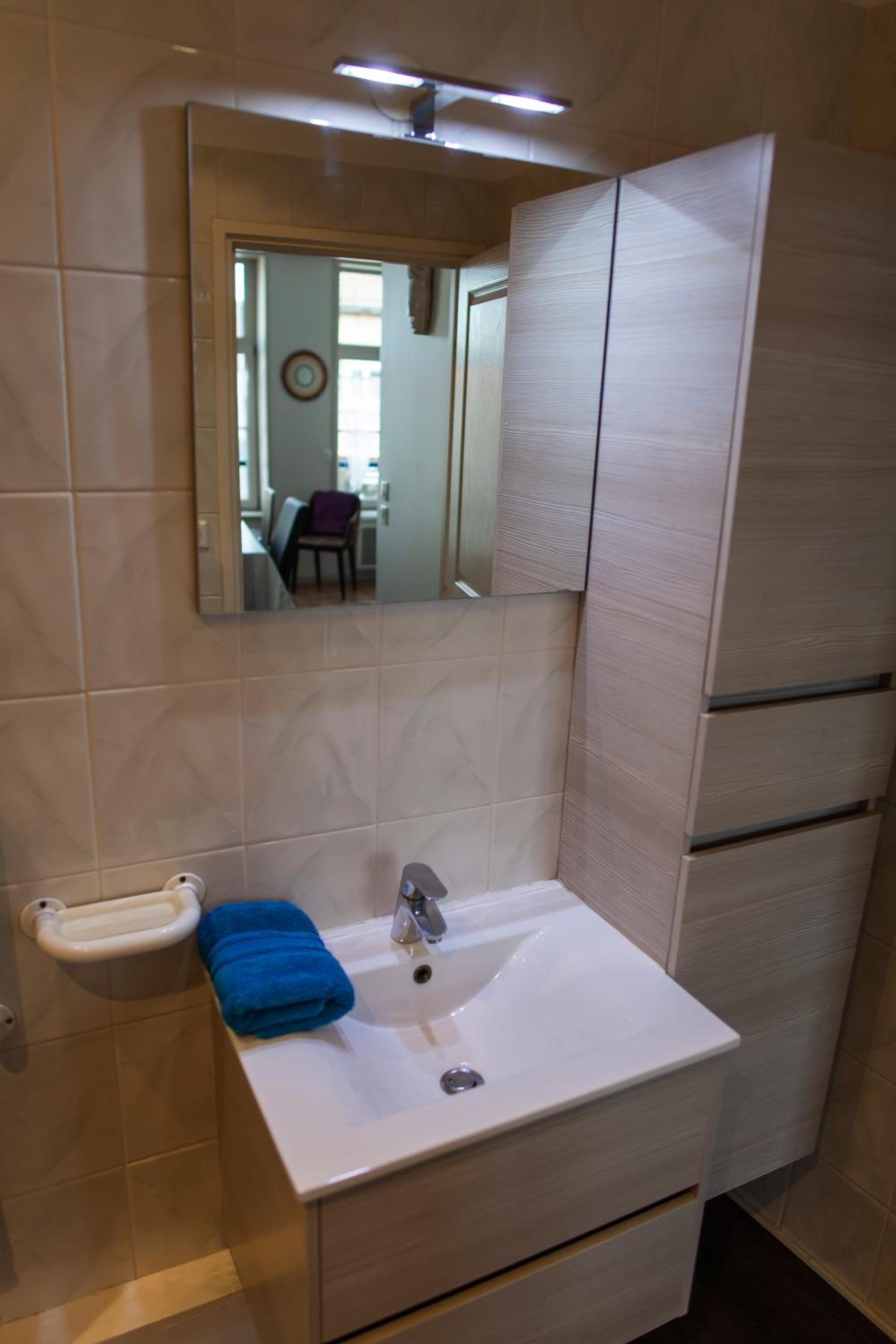 One-Bedroom Apartment - Ground Floor - Photo 7