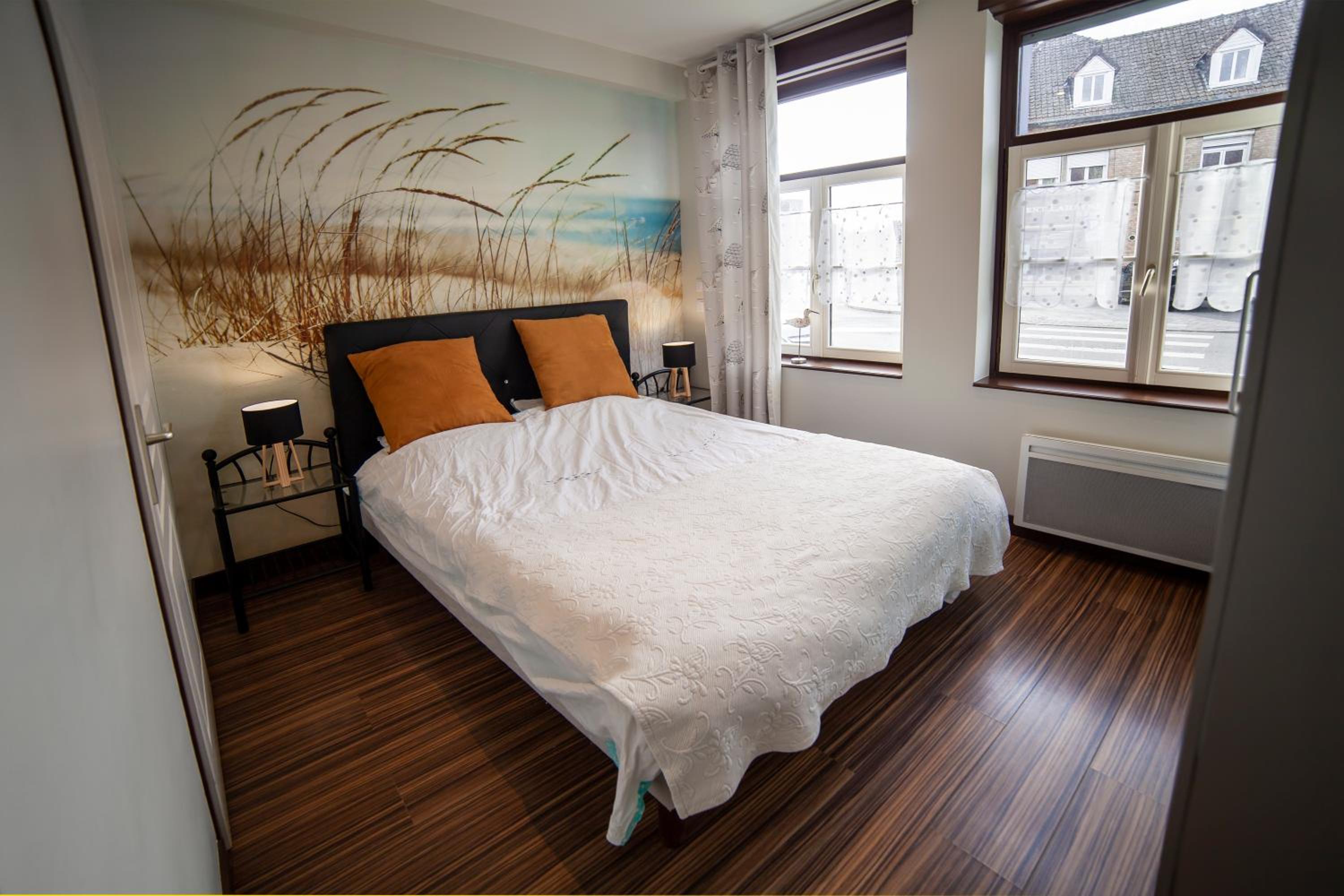 One-Bedroom Apartment - Ground Floor - Photo 2