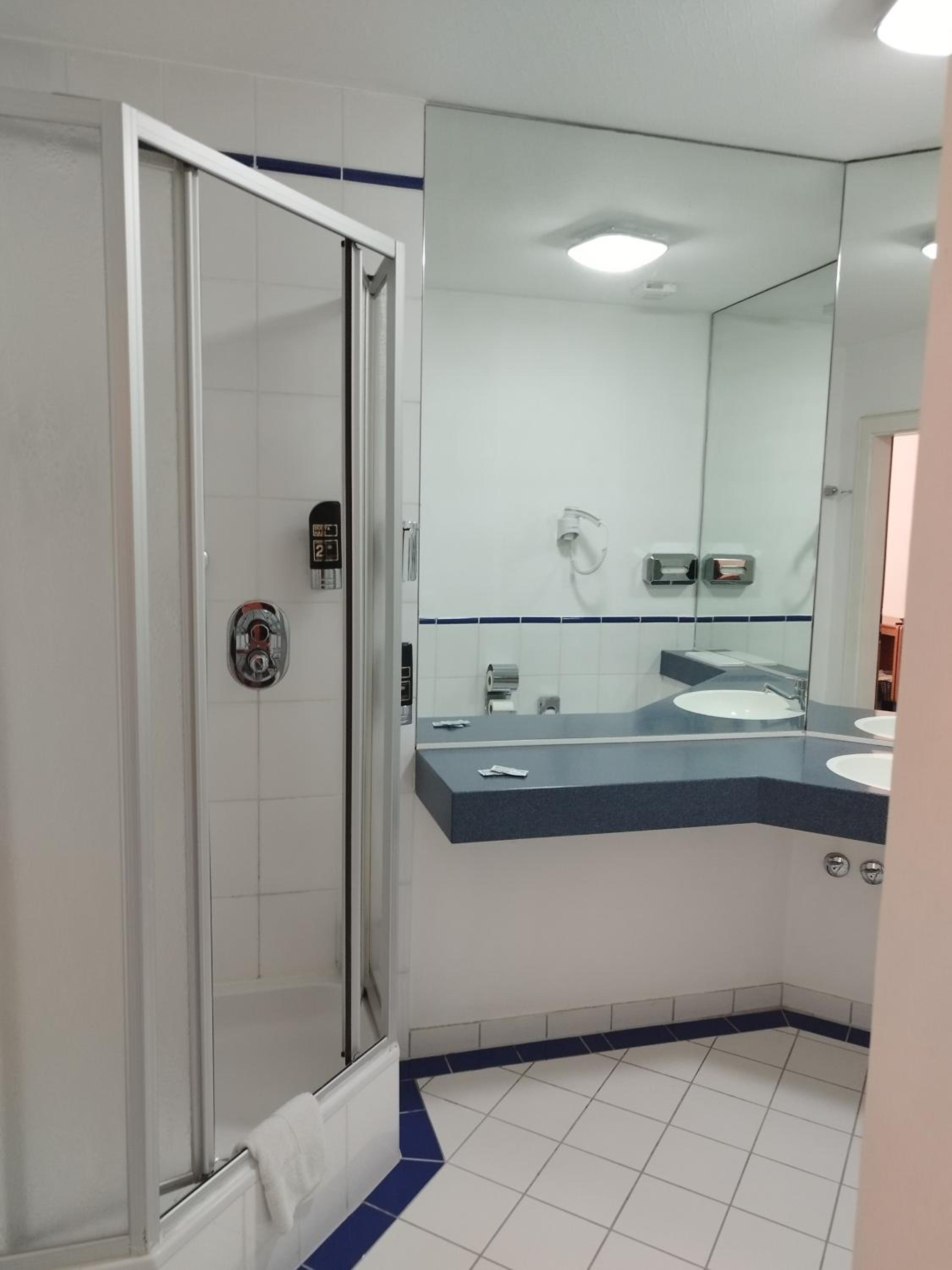 Triple Room - Photo 7