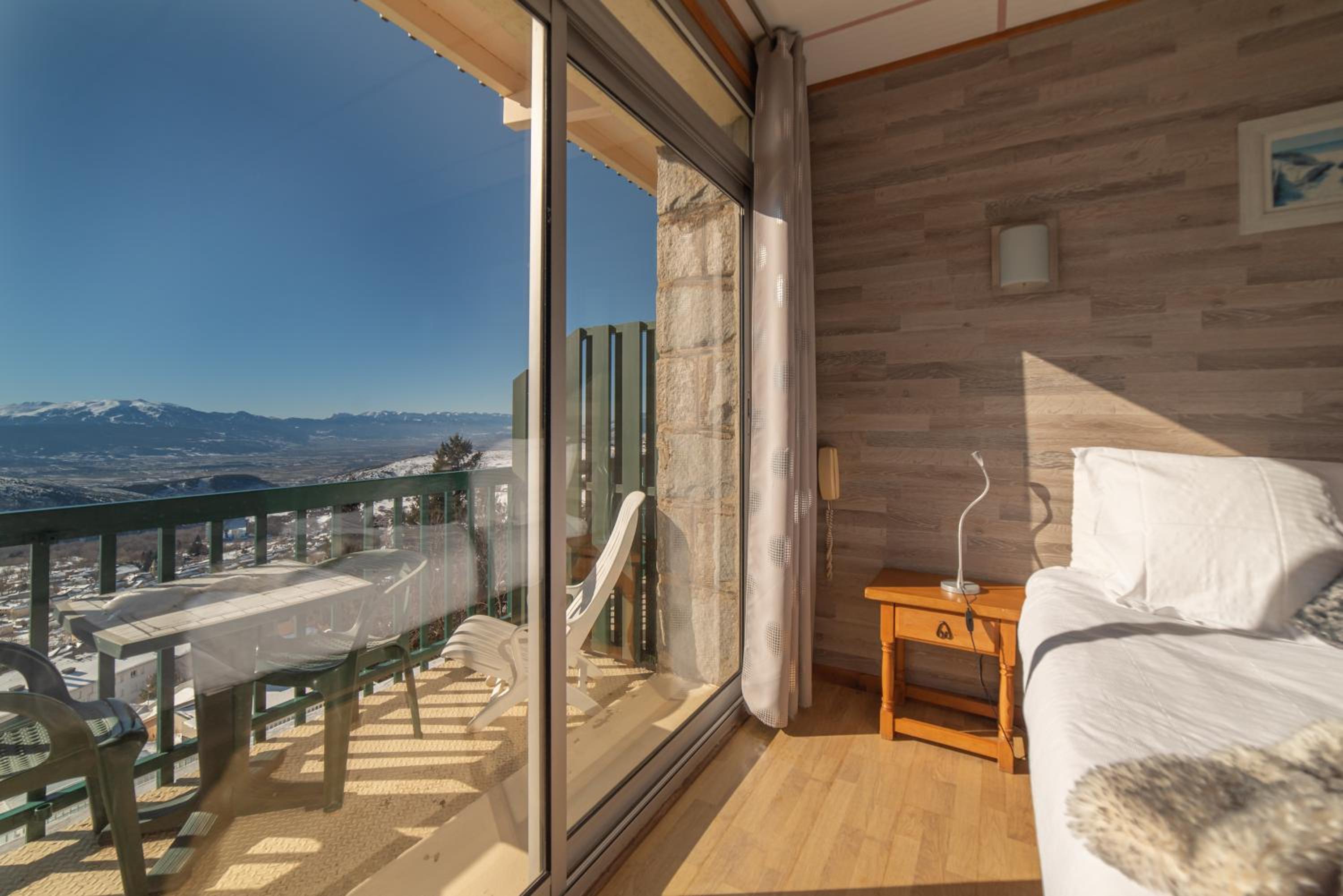 Double Room with Mountain View - Photo 13