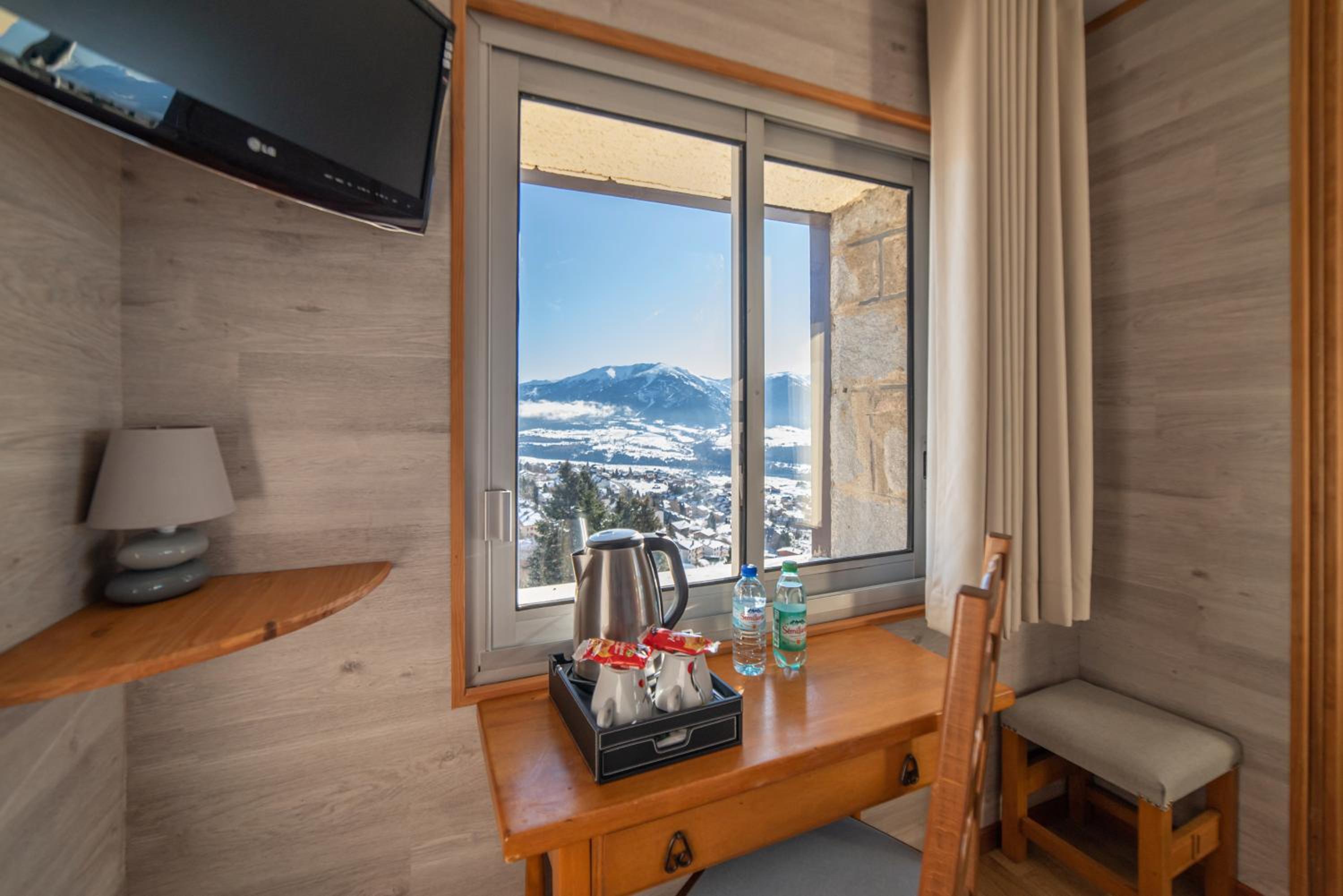 Double Room with Mountain View - Photo 7