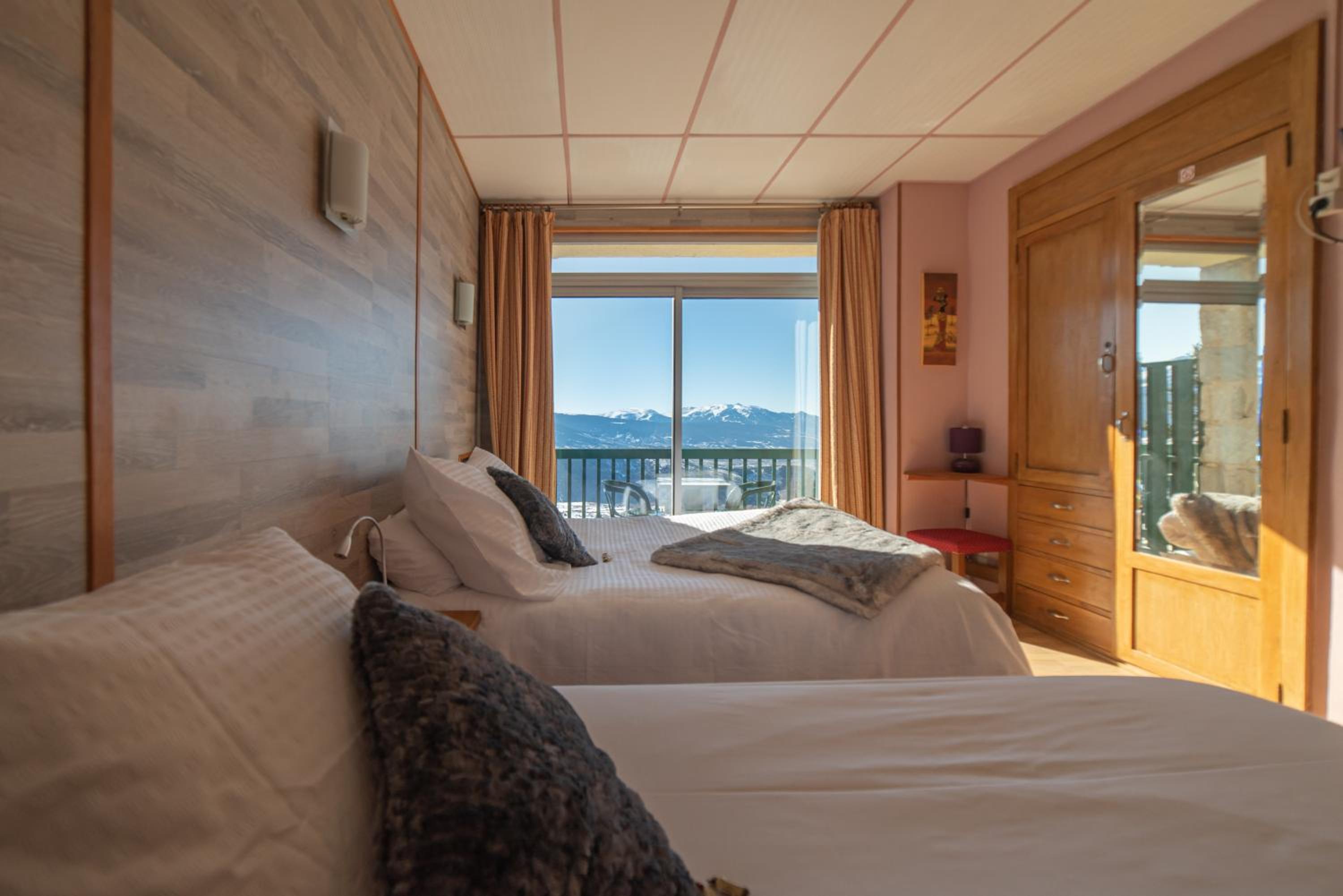 Triple Room with Mountain View - Photo 12