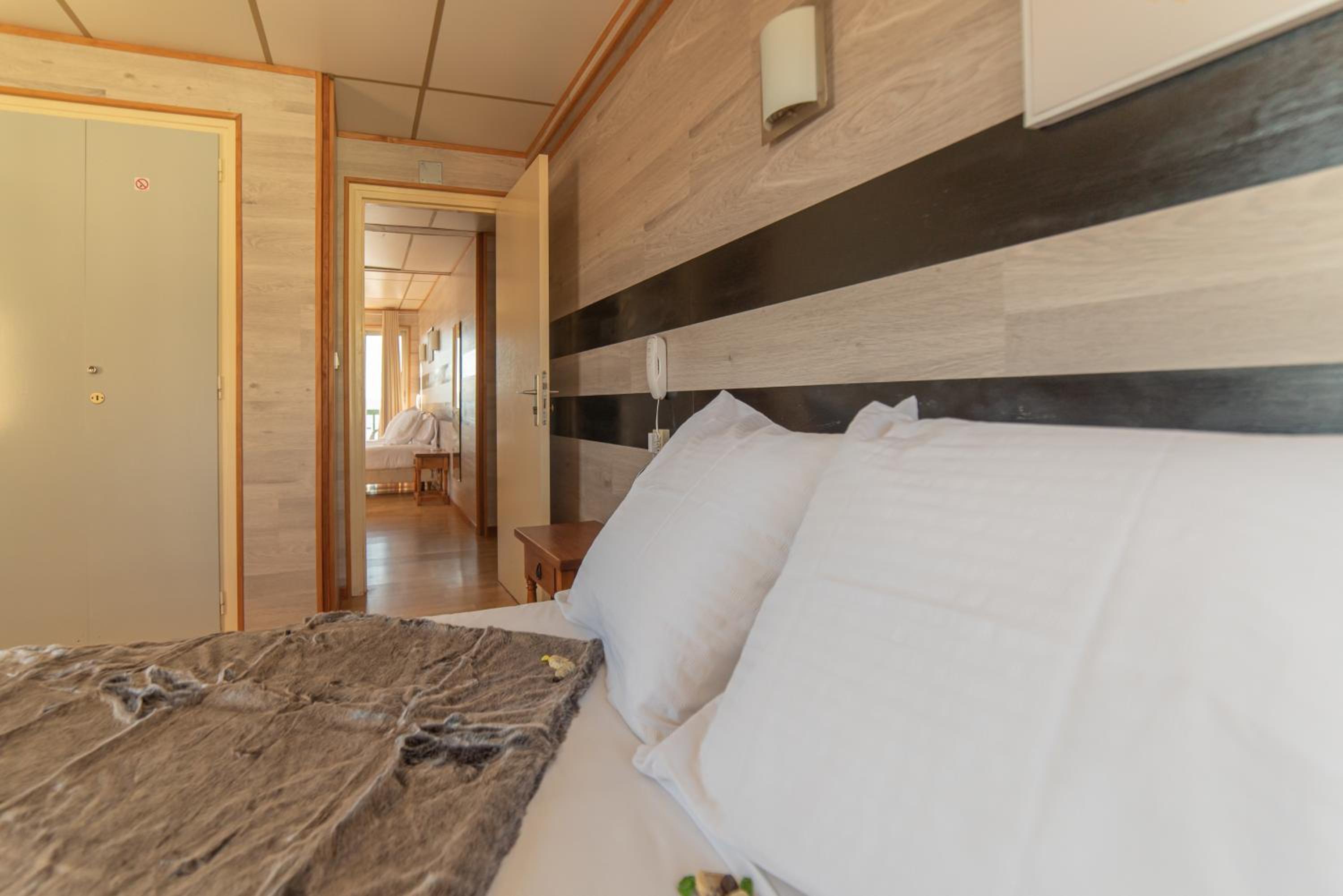 Family Room with Mountain View - Photo 14