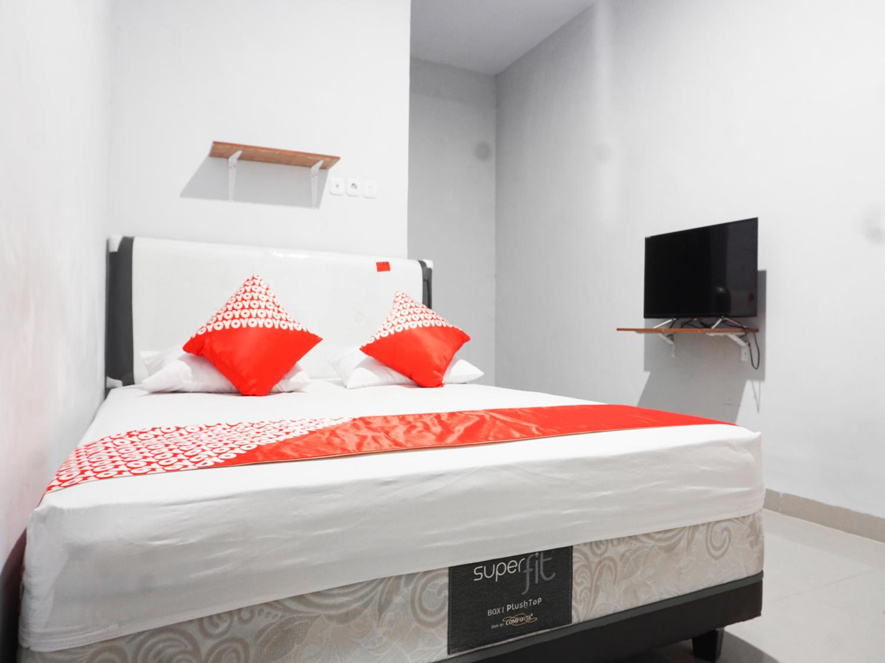 Double Room - Photo 17