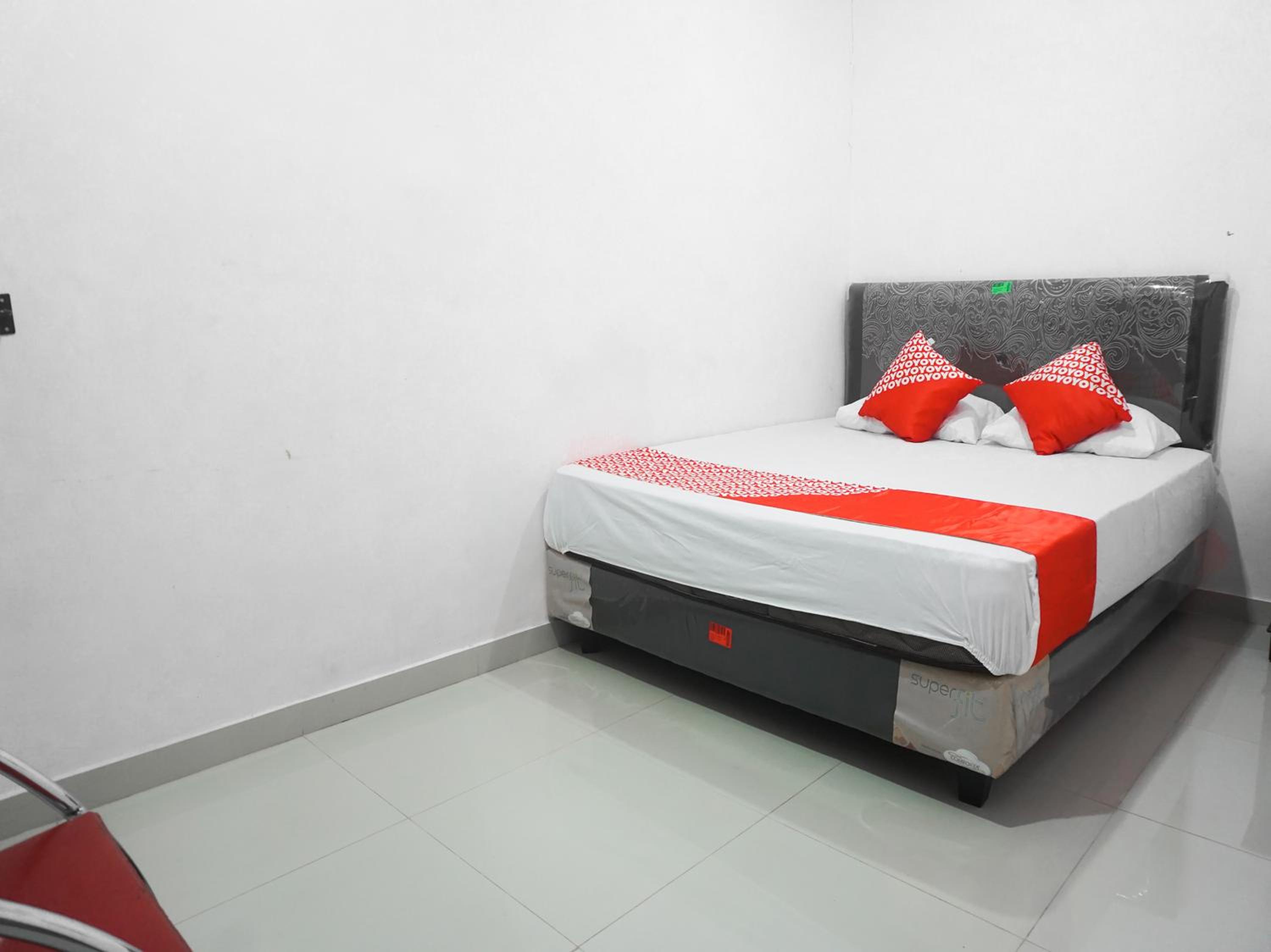 Double Room - Photo 7