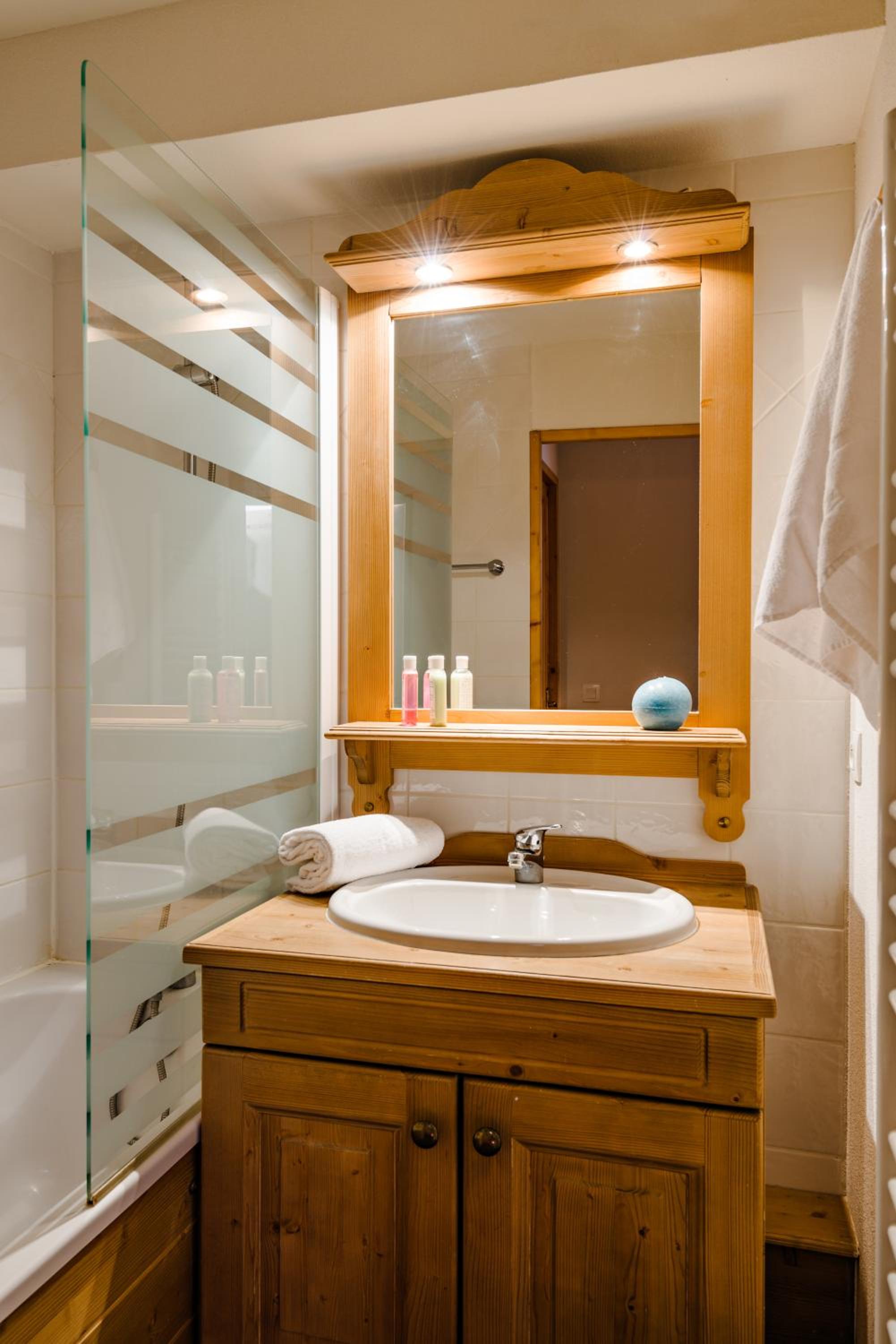 Three-Bedroom Apartment (8 Adults) - Split Level photo 3