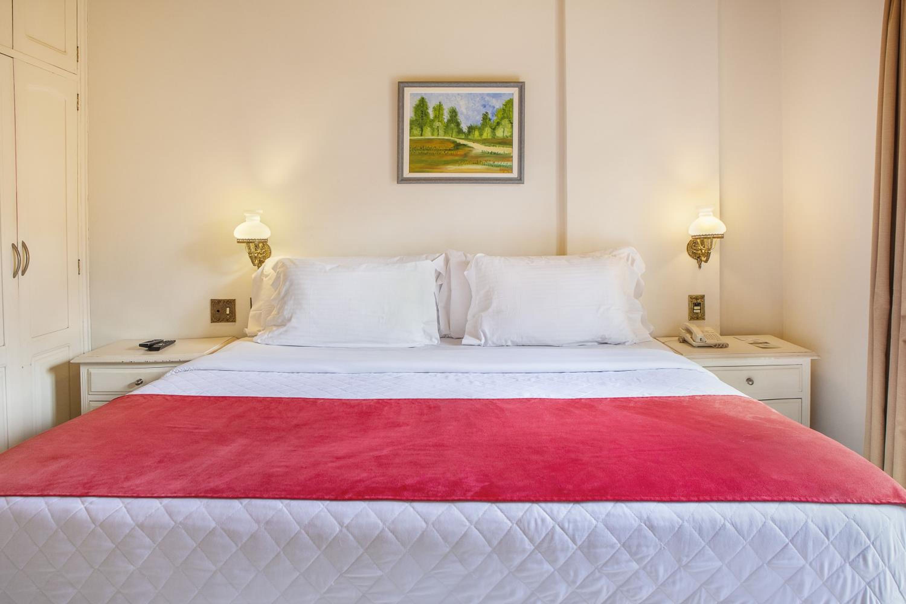Standard Double or Twin Room - Photo 5