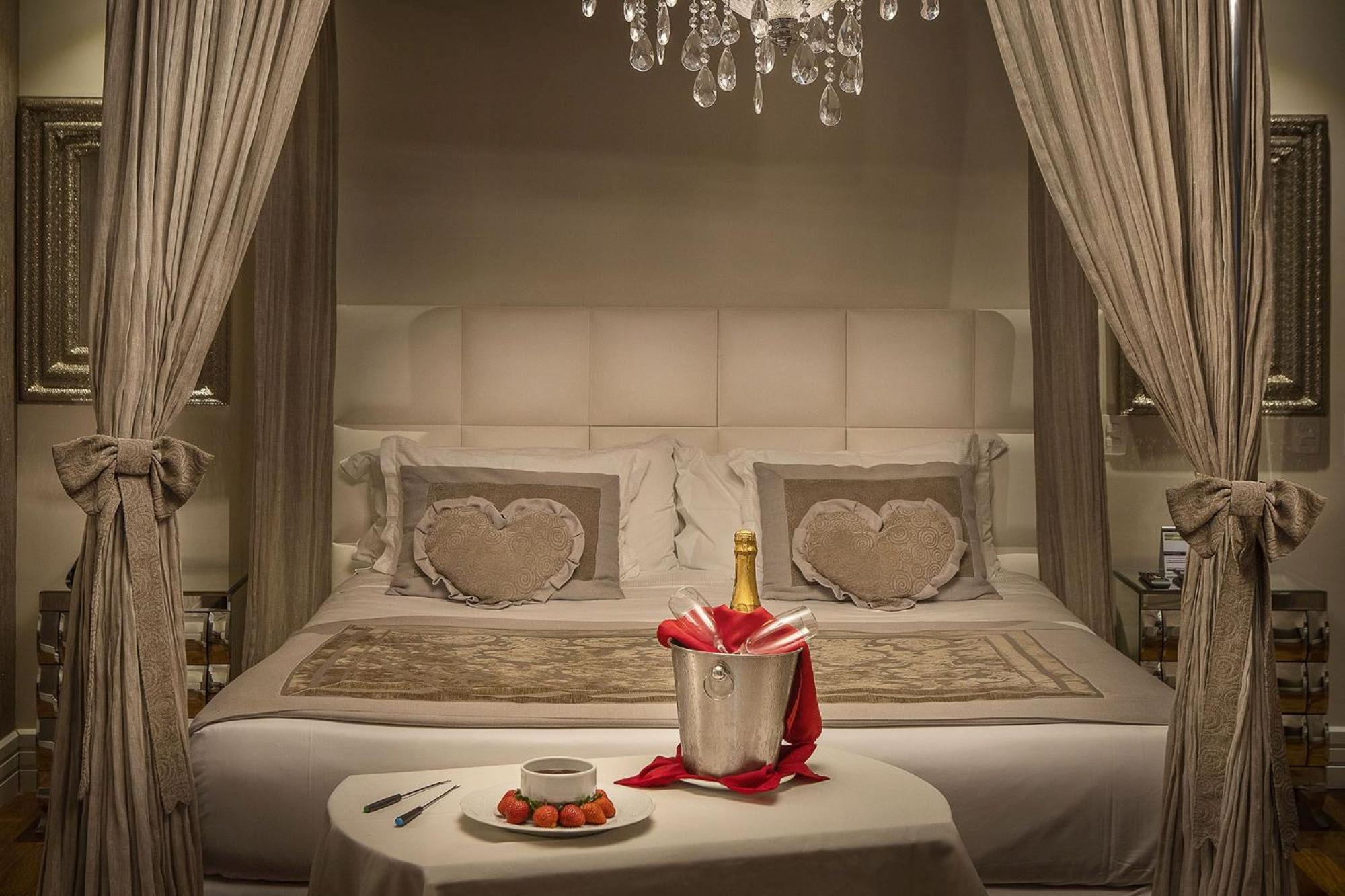 Honeymoon Suite - Photo 5