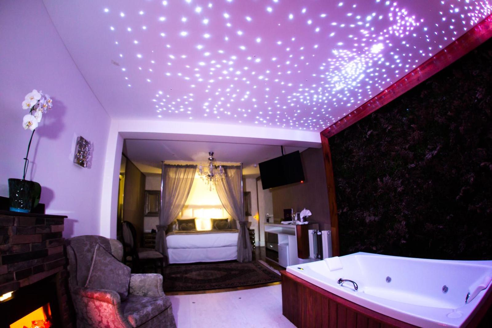 Honeymoon Suite - Photo 7