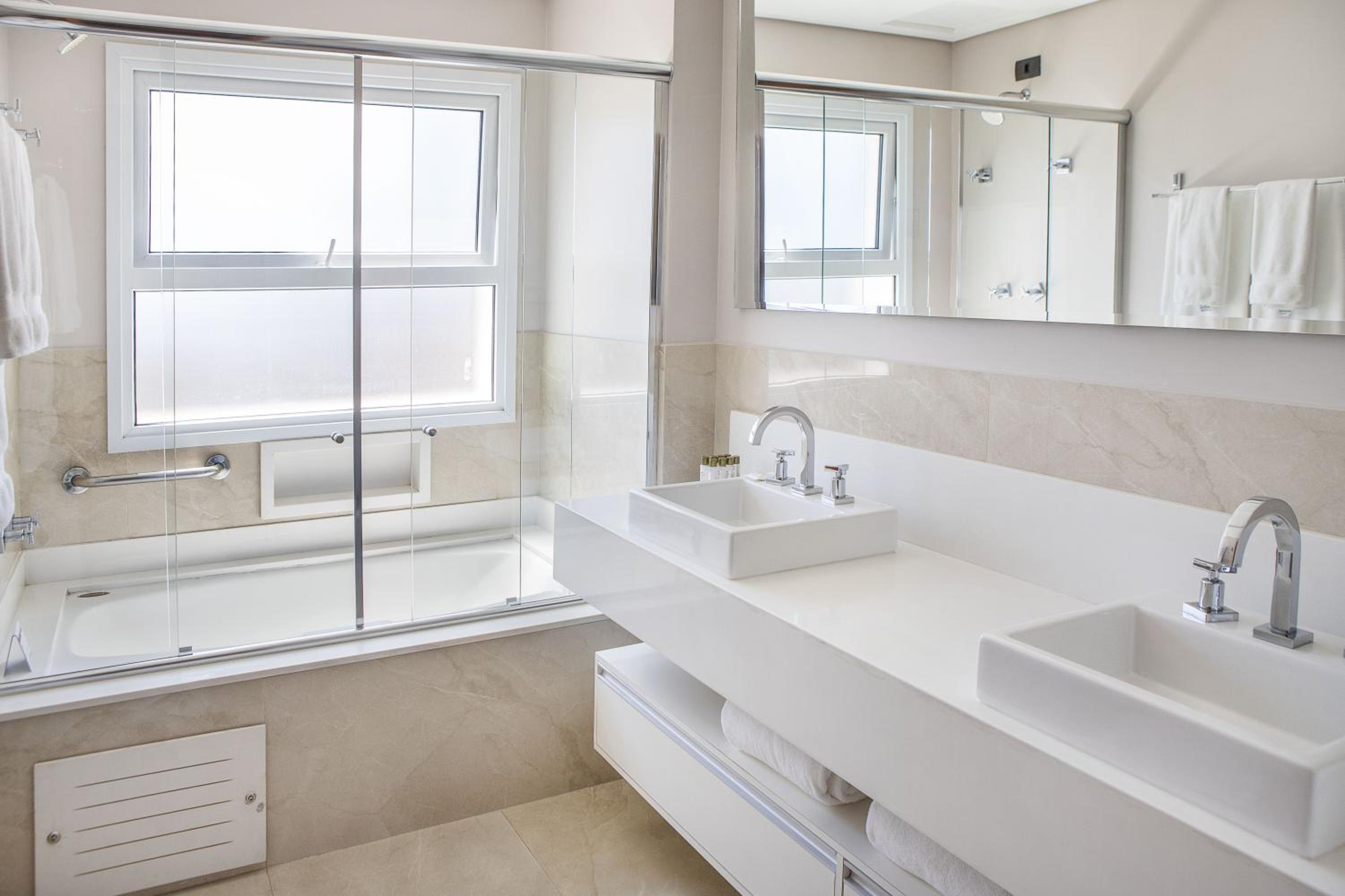 Premium Quadruple Room - Photo 7