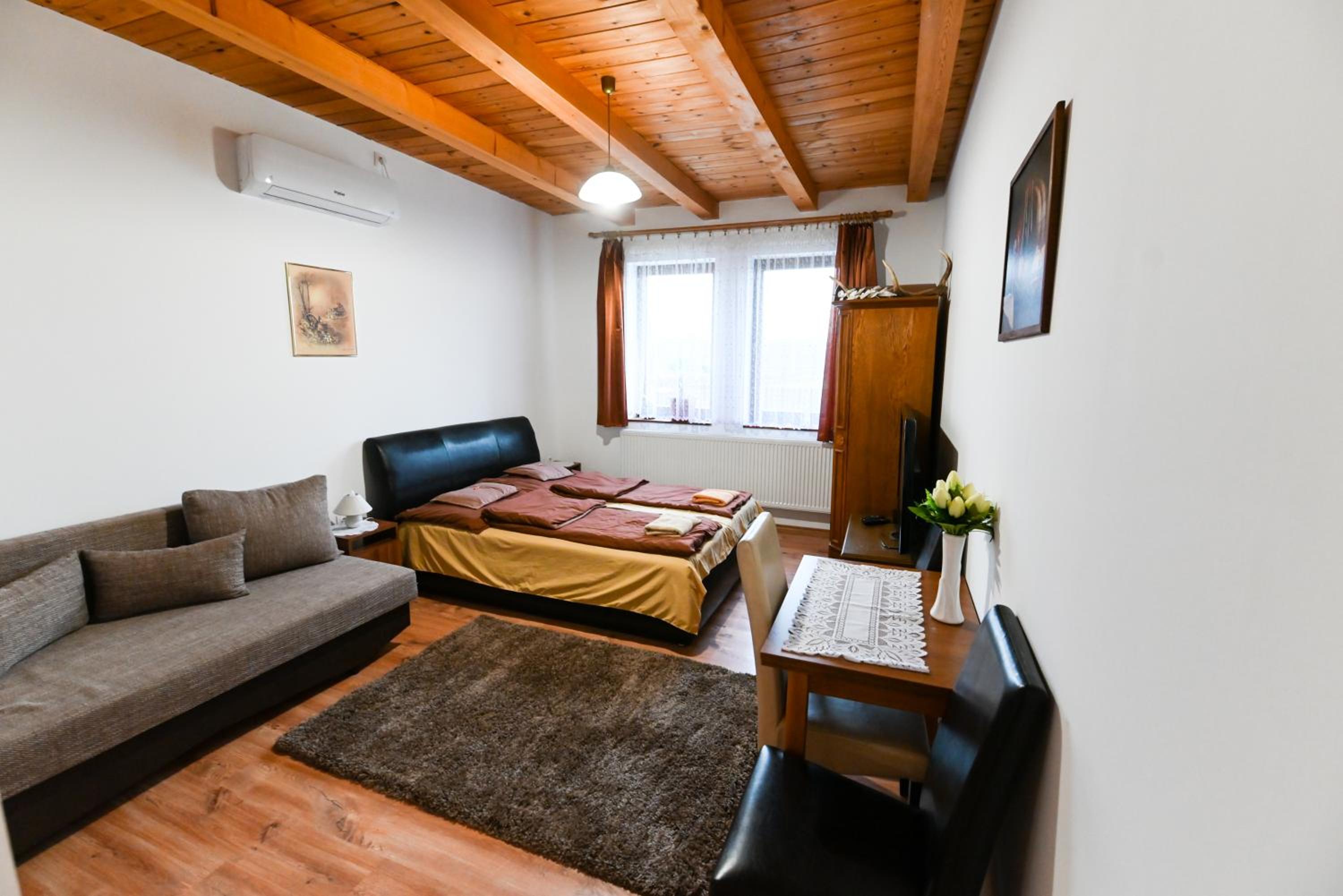 Triple Room with Bathroom photo 1